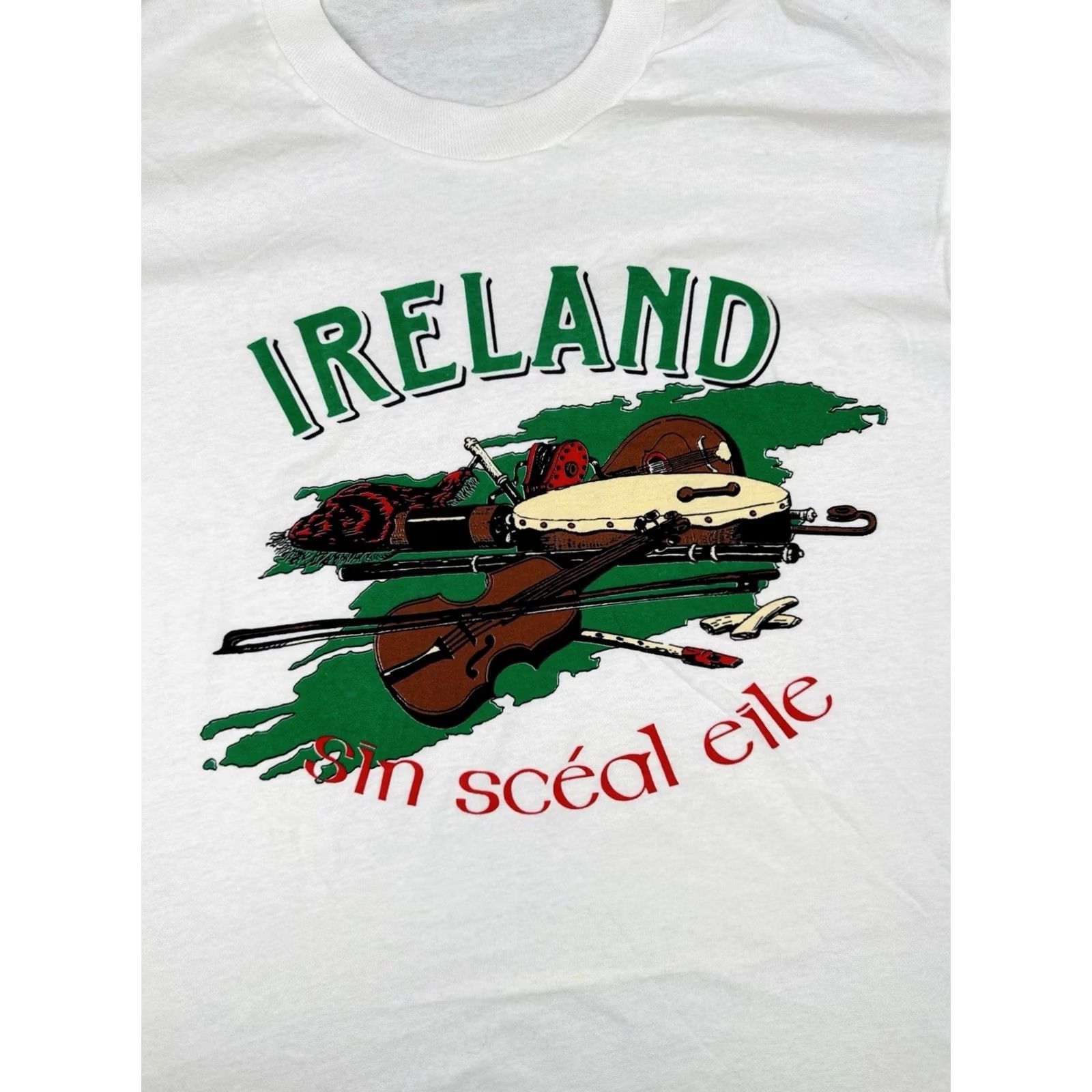 Vintage VINTAGE Screen Stars Ireland Sin Scéal Eile T Shirt 80s White XL Mens Size US XL / EU 56 / 4 - 7 Thumbnail