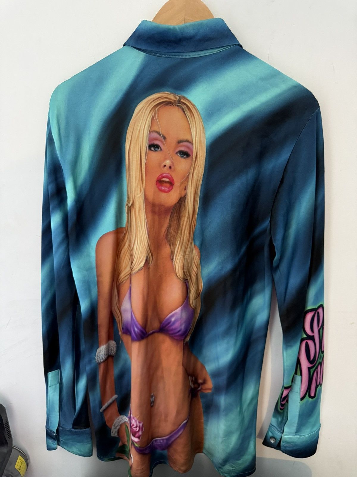 The Unbranded Brand Valerievi Pin up Miami Girl Shirt Button Up Size M Size US M / EU 48-50 / 2 - 1 Thumbnail