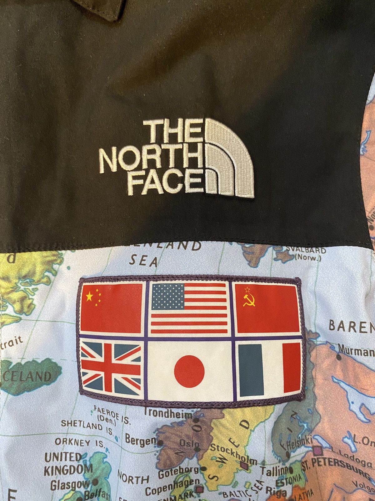 Supreme × The North Face 2014 Supreme x The North Face Atlas World Map Expedition Size US M / EU 48-50 / 2 - 3 Thumbnail