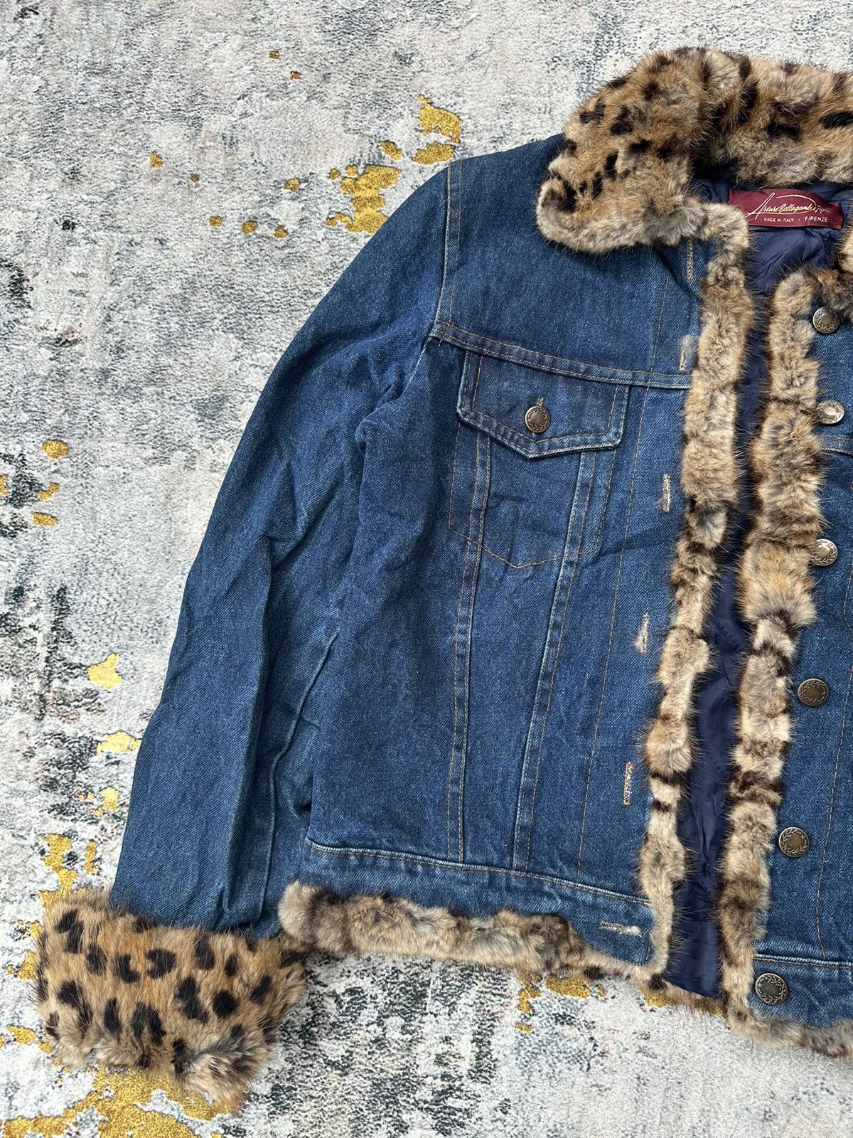 Le Grande Bleu (L.G.B.) CRAZY FAUX FUR COLLAR DENIM JACKET VINTAGE Y2K JAPAN STYLE Size US M / EU 48-50 / 2 - 3 Thumbnail