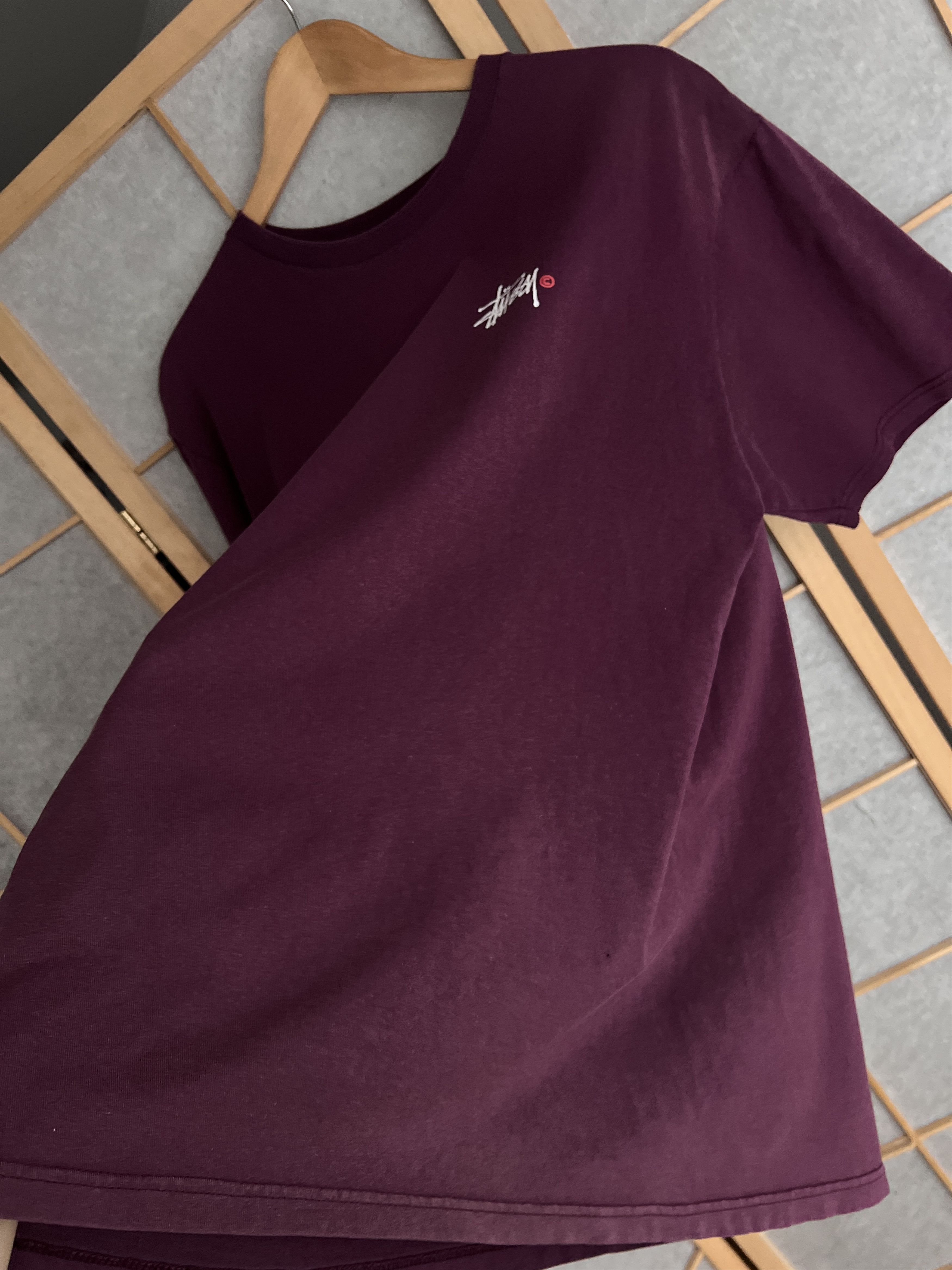 Stussy Crazy Stussy sunfaded burgundy vintage big back logo t shirt Size US L / EU 52-54 / 3 - 22 Thumbnail