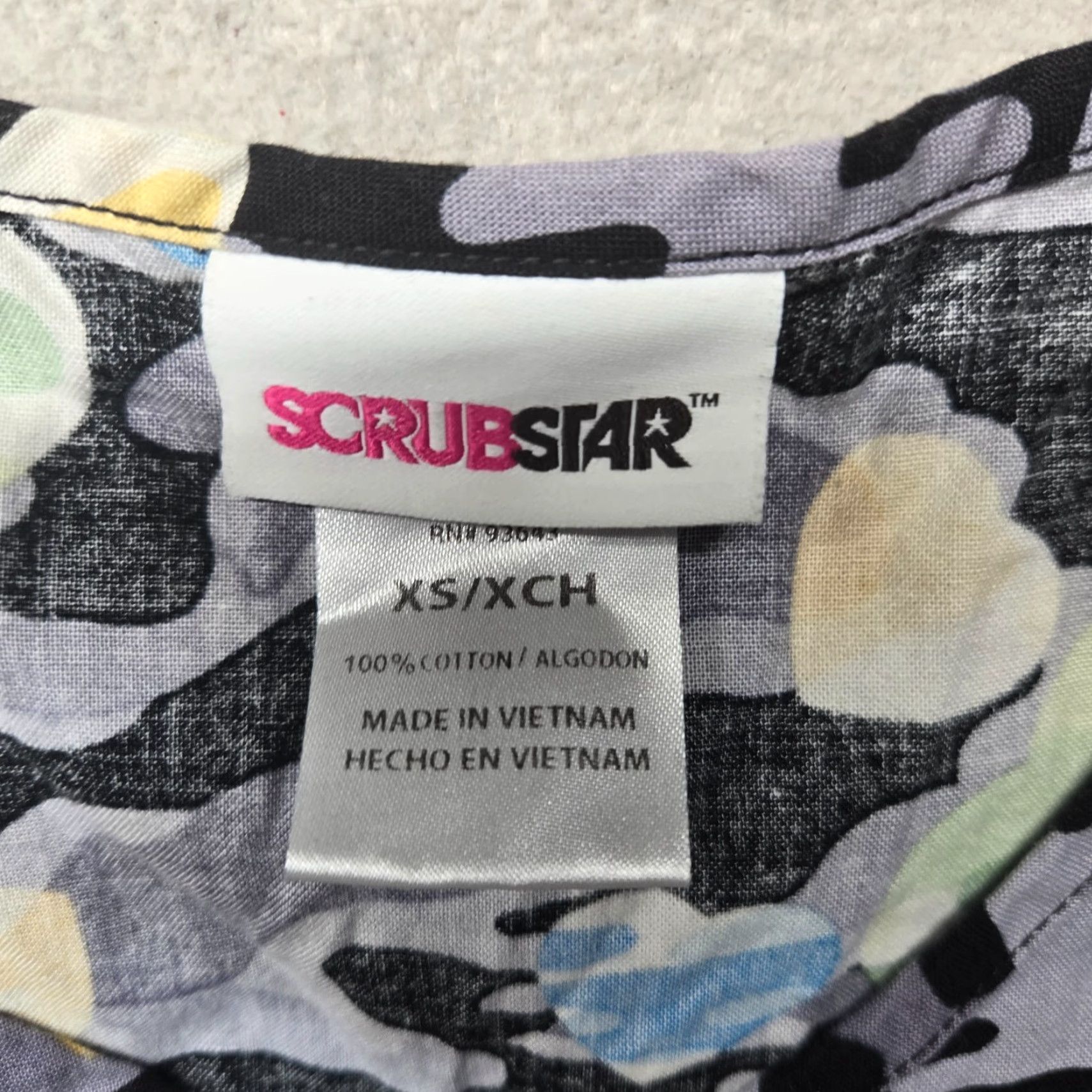 Vintage ScrubStar Scrubs Shirt Crew Neck Stretch Hearts Gray Camo Short Sleeve XS Shirt Women XS Gray Camouflage Pattern Medical Size US XS / EU 42 / 0 - 3 Thumbnail