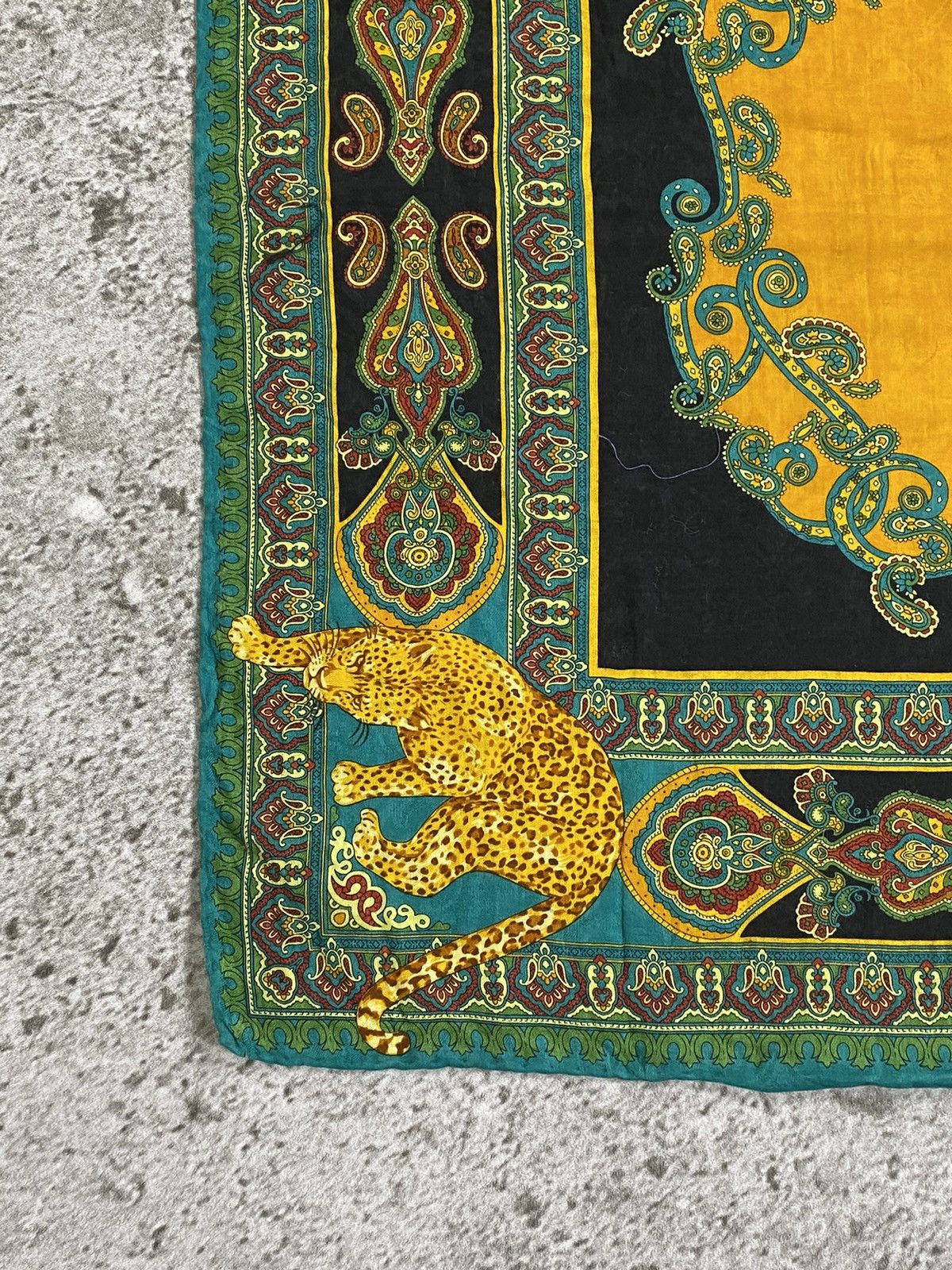 Versace Gianni Versace Handkerchief / Bandana / Neckerchief Size ONE SIZE - 4 Thumbnail