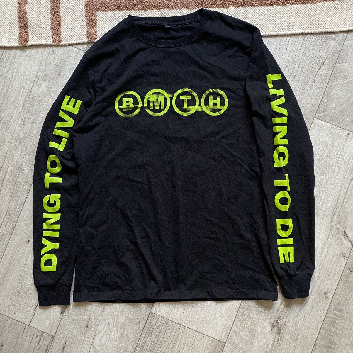Band Tees BRING ME THE HORIZON Y2K LIVING TO DIE CRAZY PRINT LONG TEE Size US M / EU 48-50 / 2 - 2 Thumbnail