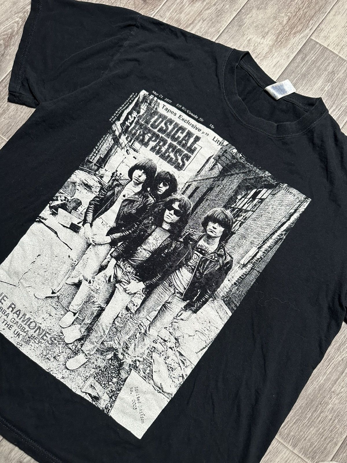 Band Tees × Vintage Vintage The Ramones Gabba Gabba Hey Band Tee Size US XL / EU 56 / 4 - 2 Thumbnail