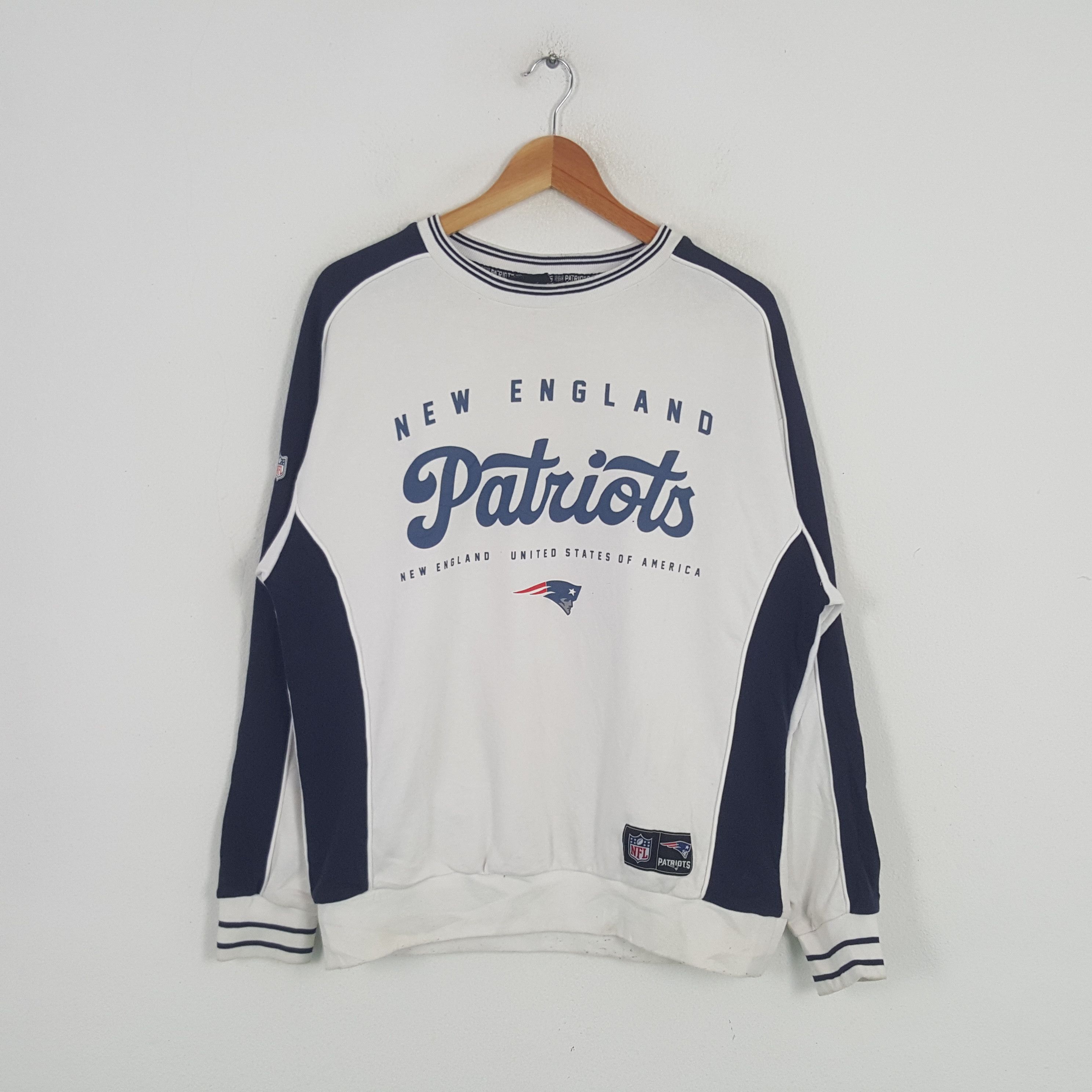 Vintage New England Patriots Football Team Sweatshirt Hoodie