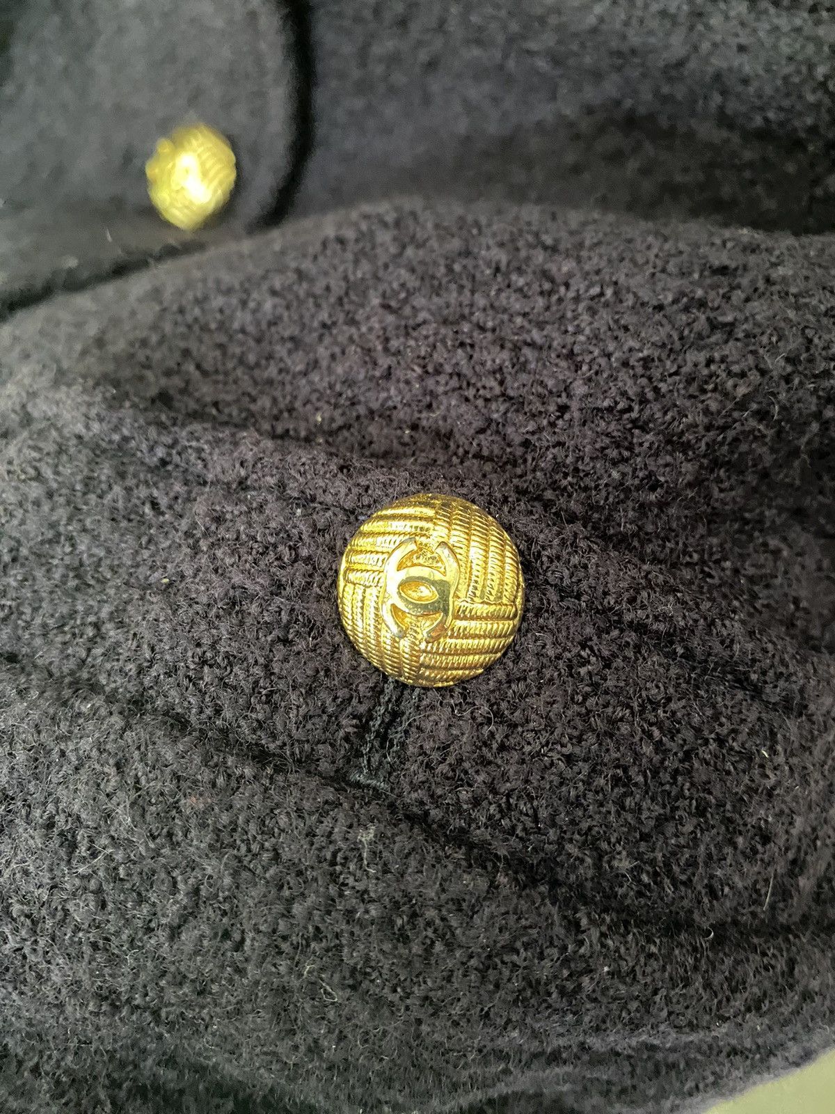 Chanel 1990s Chanel tweed gold button Jacket Size S / US 4 / IT 40 - 9 Thumbnail