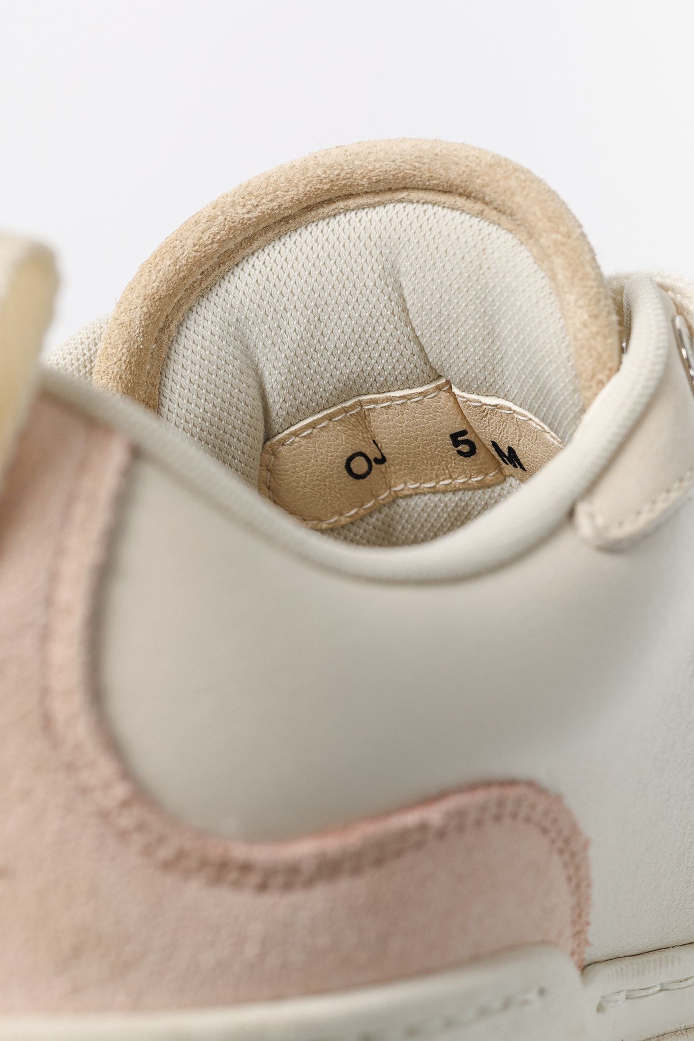 Salvatore Ferragamo Ferragamo Dania Cream Gancini Lace-Up Leather Sneakers Size US 5 / IT 35 - 12 Thumbnail
