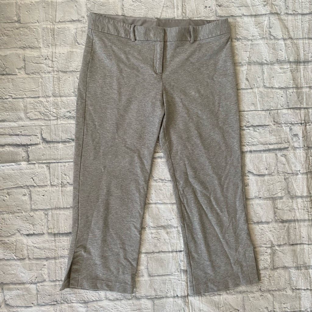 Express Express women 8 cotton blend soft & comfy Capri pants grey Size 30" / US 8 / IT 44 - 1 Thumbnail