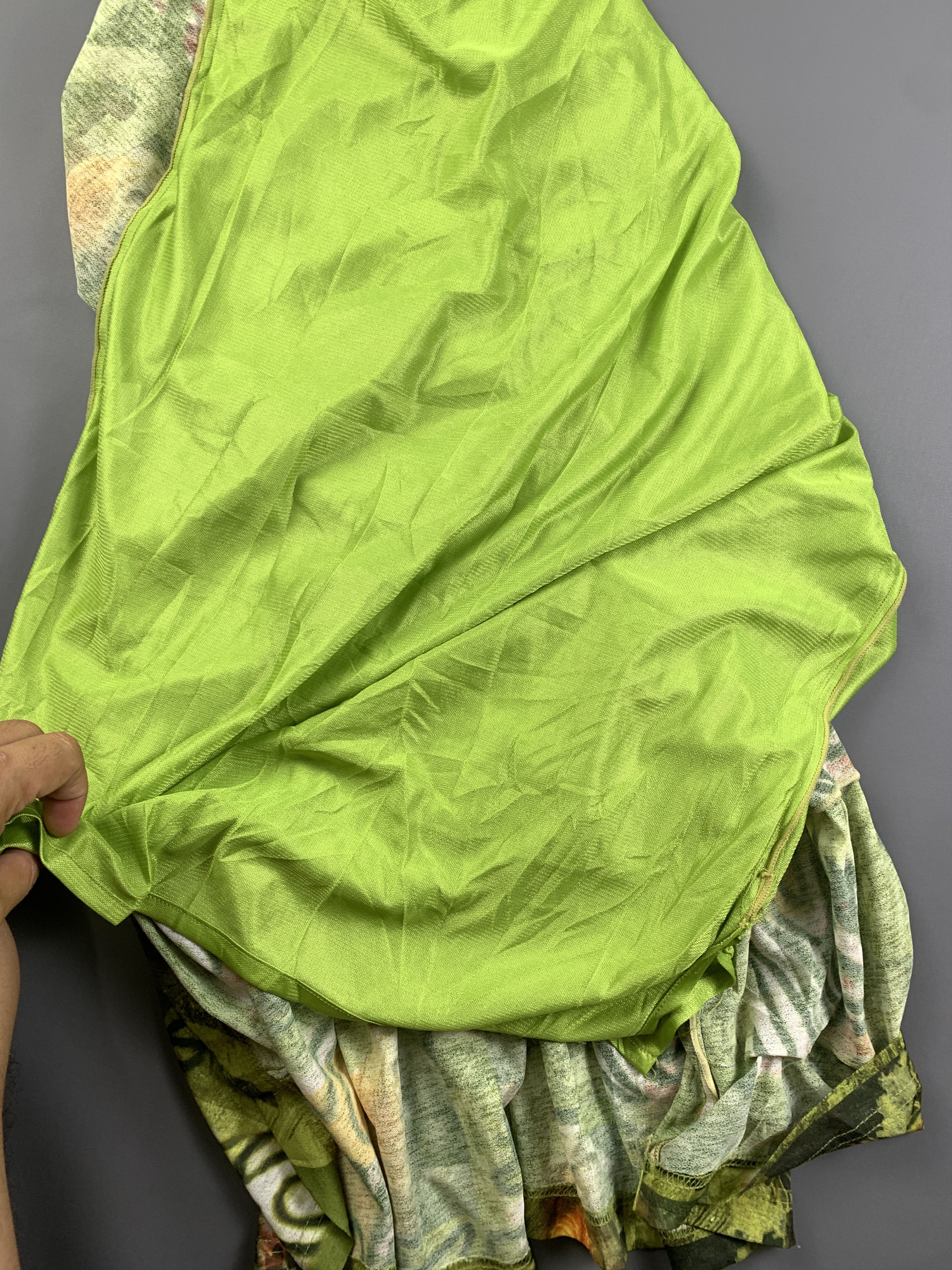 Japanese Brand Photograph Printed Green Mesh Midi Skirt (28) Size 28" / US 6 / IT 42 - 10 Thumbnail