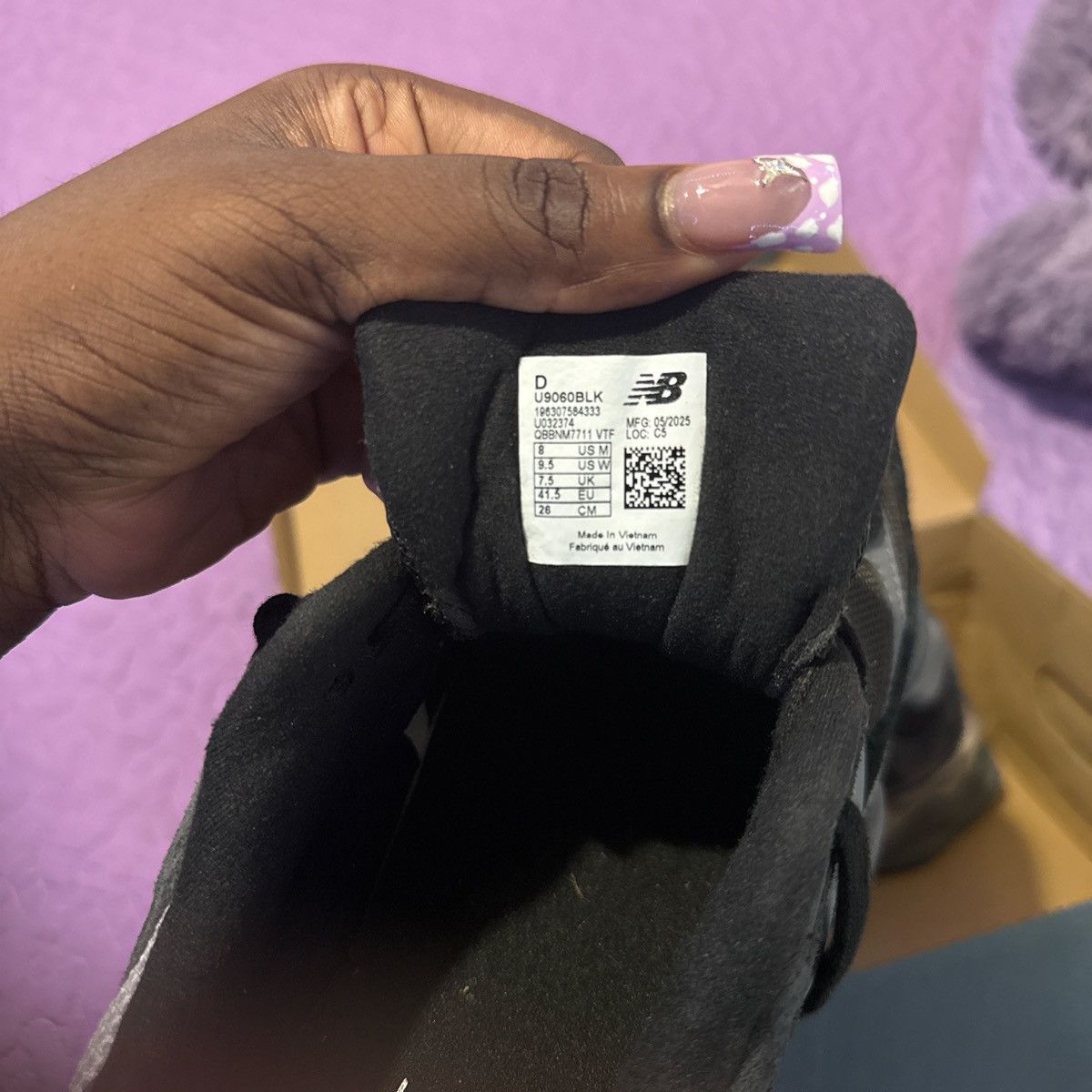 New Balance 9060 BLK Size US 8 / EU 41 - 4 Thumbnail