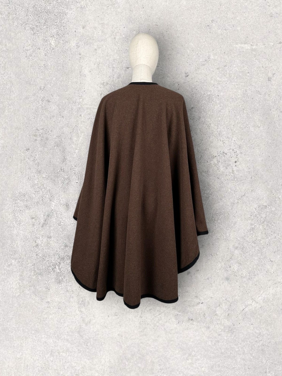 Hysteric Glamour Liivia Leskin Alpaca One Size Poncho Coat Size ONE SIZE - 2 Thumbnail