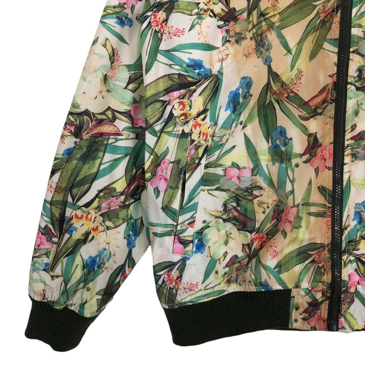 Japanese Brand 🔥90’s Jungle Storm Bomber Jacket Full Print Flower Size US M / EU 48-50 / 2 - 3 Thumbnail