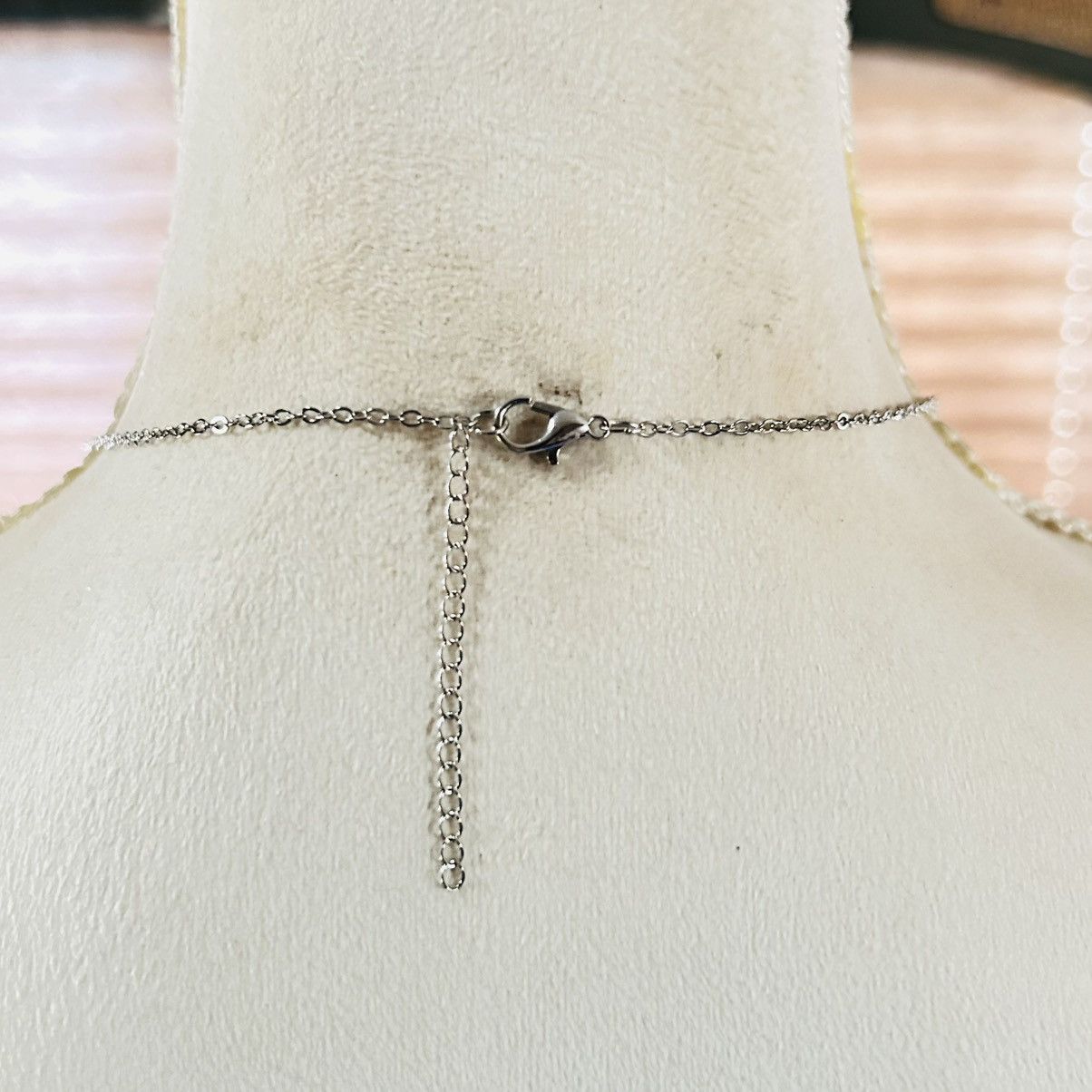 Vintage Ivory enamel solid metal dog bone pendant on chain necklace Size ONE SIZE - 4 Thumbnail