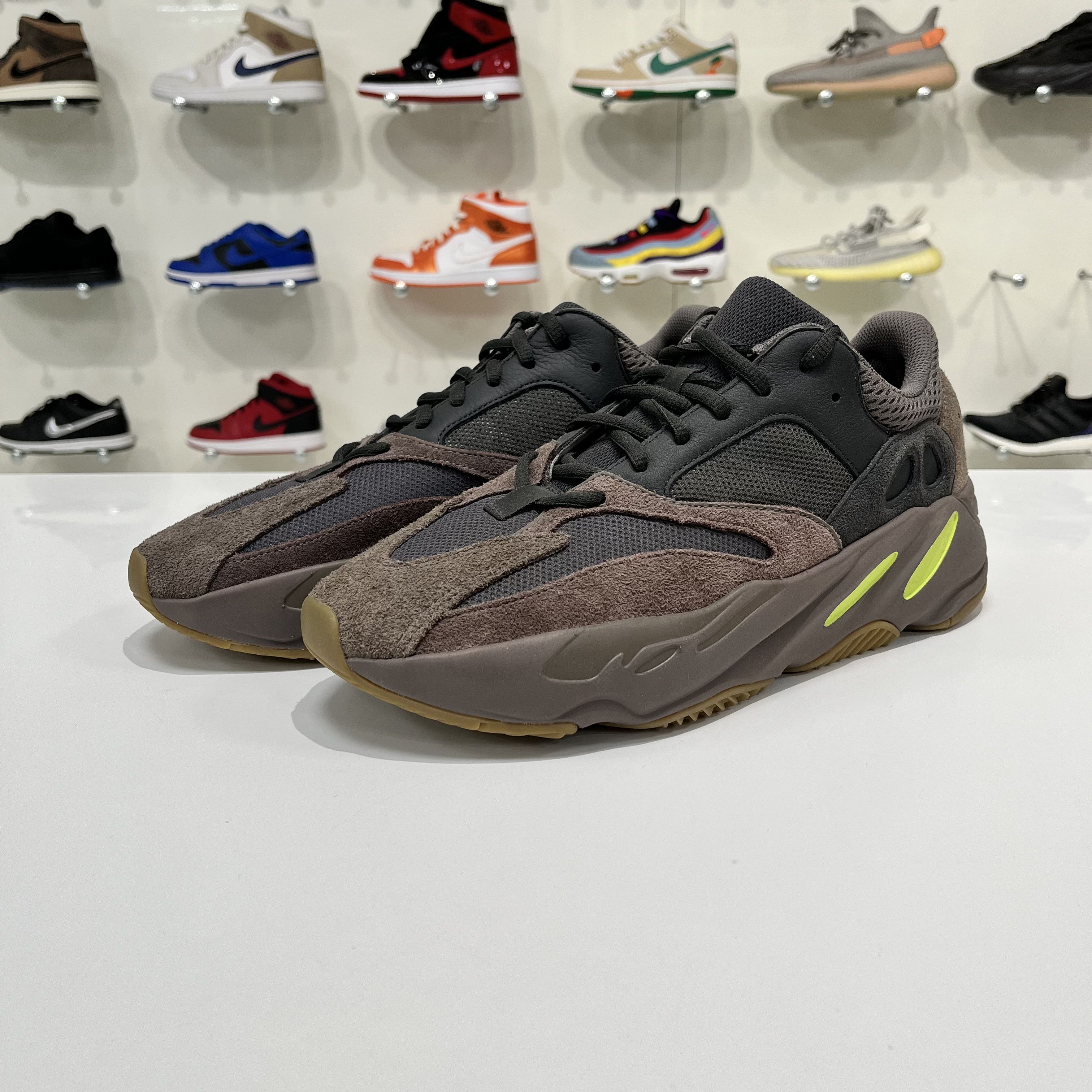 Adidas Adidas Yeezy Boost 700 Mauve Size US 11 / EU 44 - 2 Thumbnail