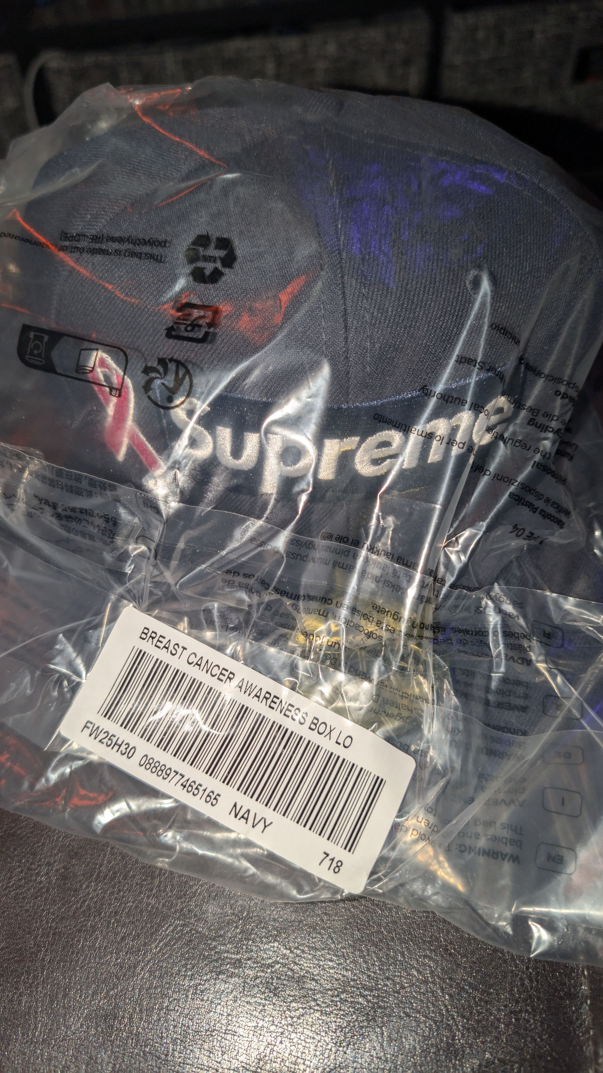 New Era × Supreme 7 1/8 Supreme x New Era Breast Cancer Awareness Navy Size ONE SIZE - 4 Thumbnail