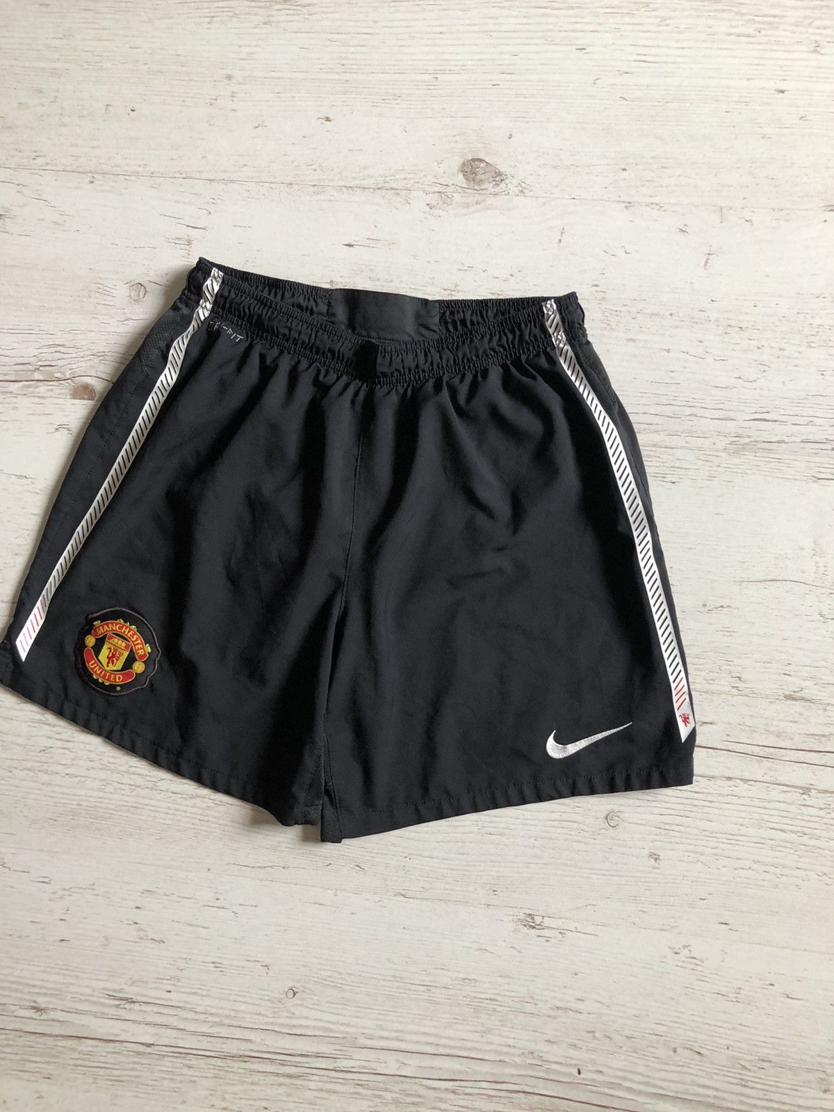 Nike Shorts Nike manchester united Size US 30 / EU 46 - 2 Thumbnail