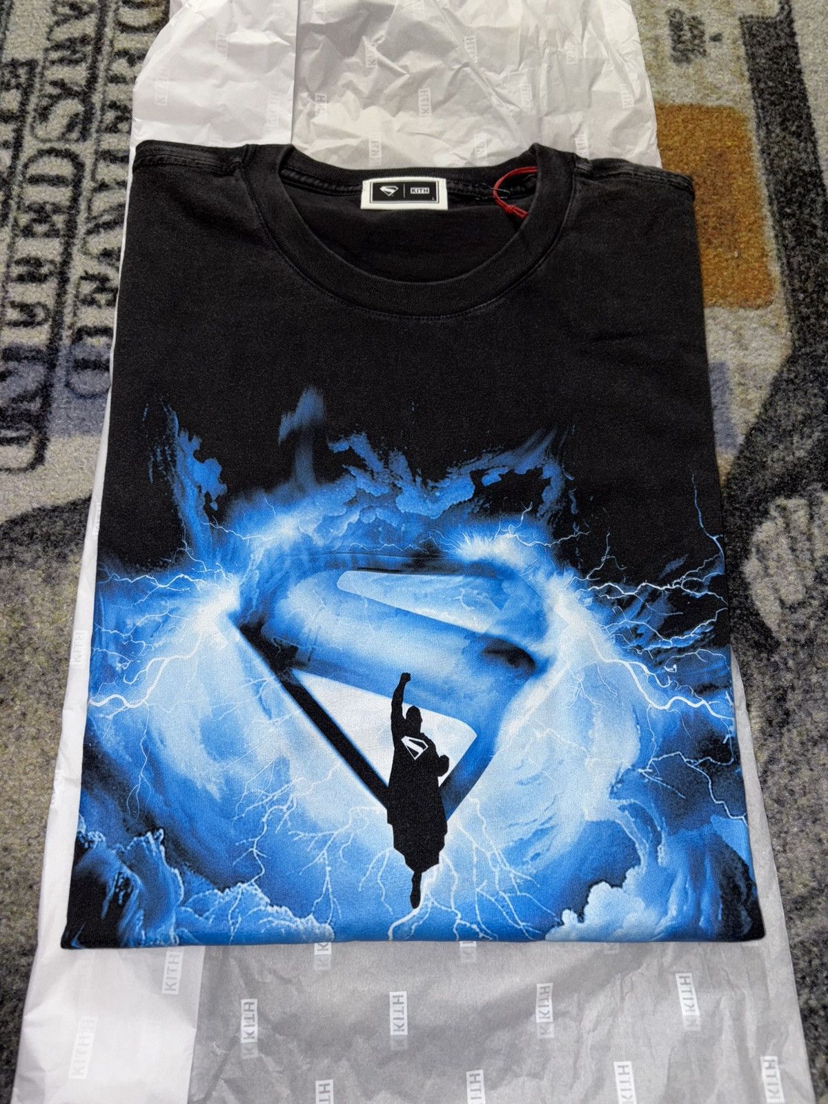 DC Comics × Kith × Ronnie Fieg Kith x Superman 2025 Movie Light ing Vintage Tee Size US XXL / EU 58 / 5 - 1 Thumbnail