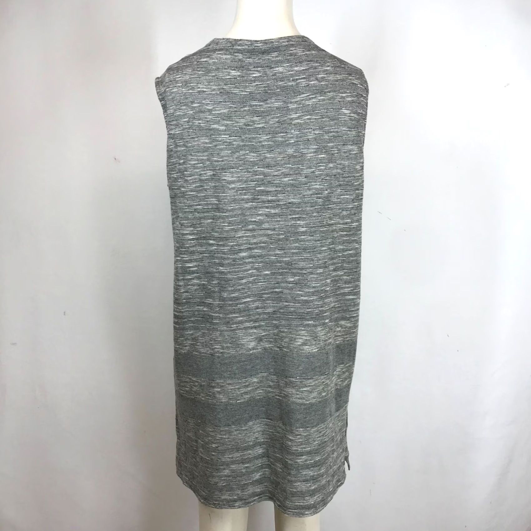 Vintage W0MEN'S LARGE GRAY SLEEVELESS TUNIC TOP COTTON BLEND ROUND NECK Size US L / EU 52-54 / 3 - 5 Thumbnail