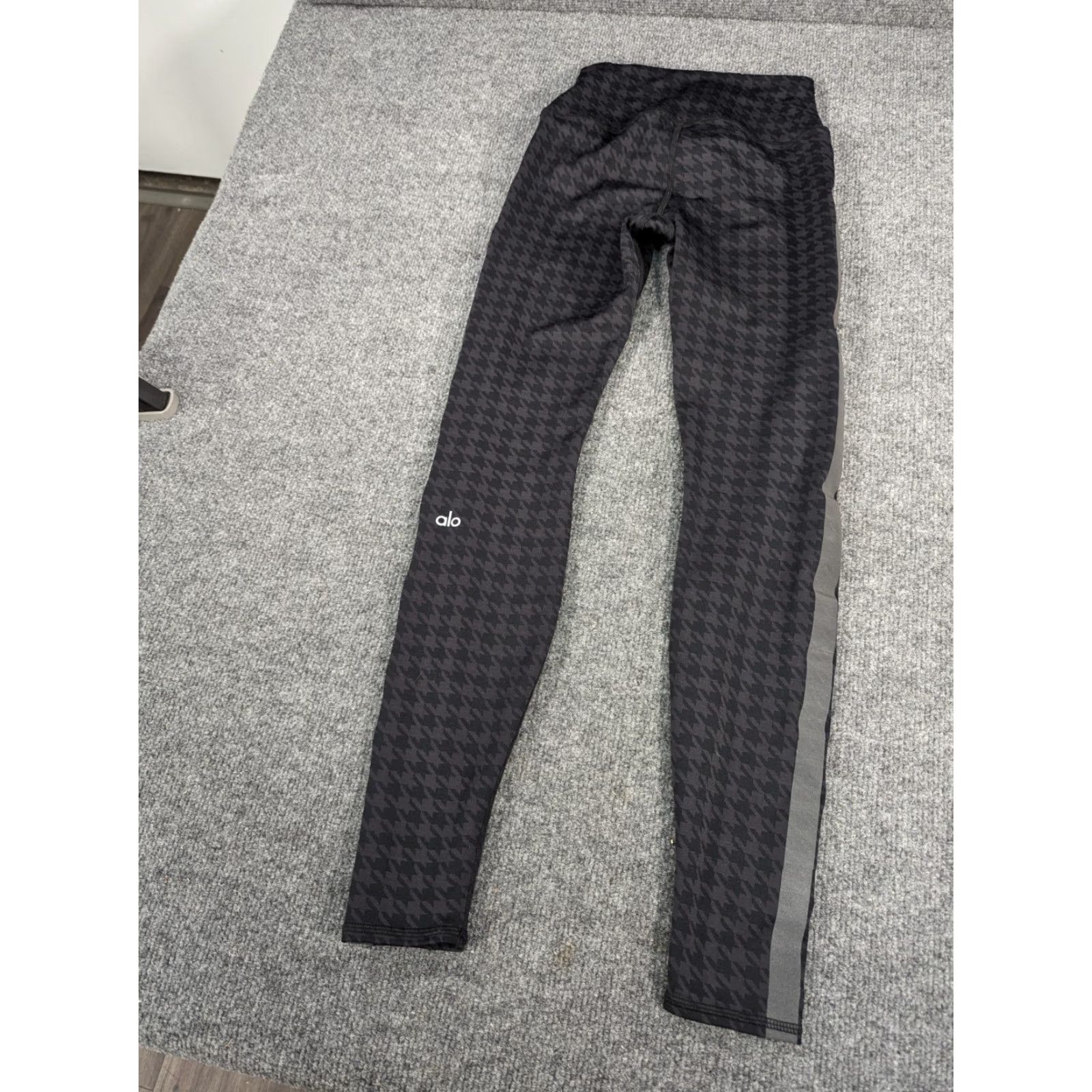 Alo Alo Yoga Houndstooth Print Leggings Gray Black High Waisted XS Slim Legging Women 바로 Size 26" / US 2 / IT 38 - 2 Thumbnail