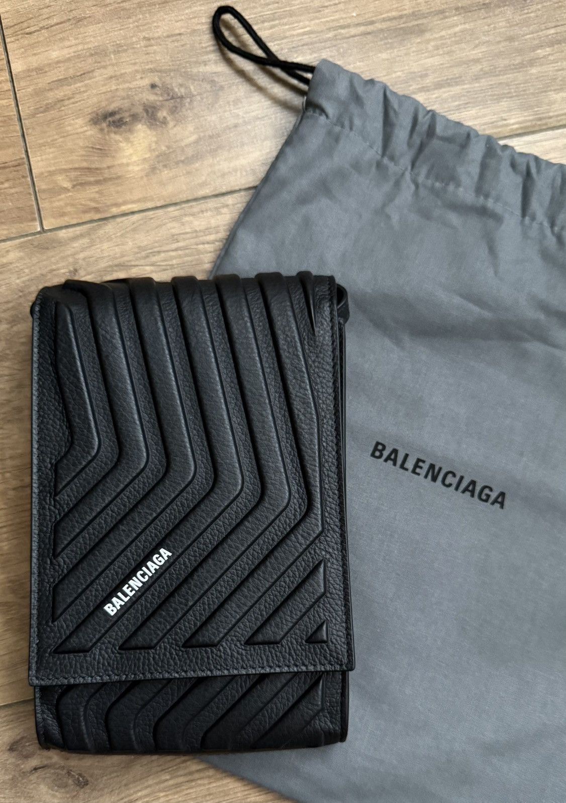 Balenciaga Balenciaga Car Phone Holder RRP$900 Size ONE SIZE - 2 Thumbnail
