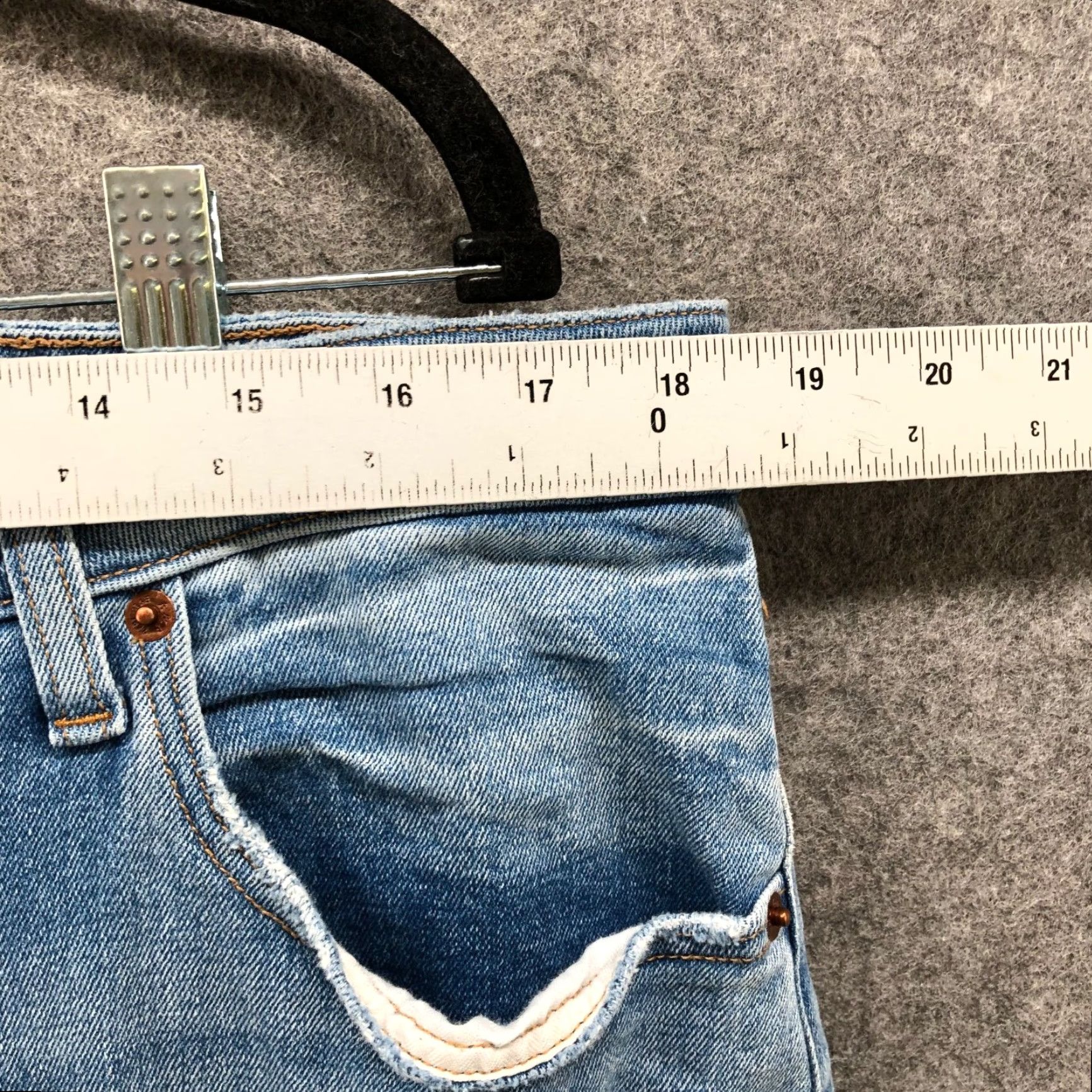 Abercrombie & Fitch Abercrombie & Fitch The Mom High Rise Jean Womens 16 Light Wash Blue Denim 5-Pocket Inseam 27 in Vintage: No Size 38" / US 16 / IT 52 - 7 Thumbnail