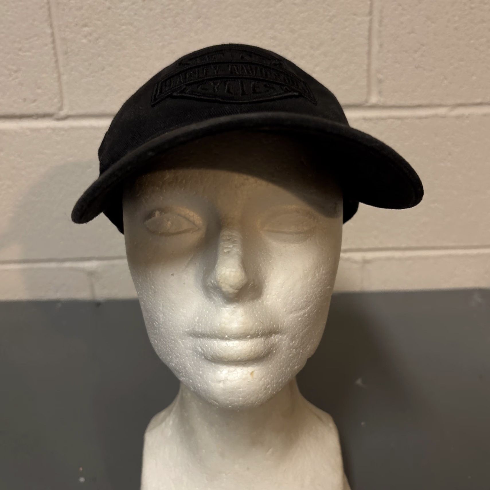 Harley Davidson VINTAGE Harley-Davidson Hat Mens OS Y2K Black On Black Adjustable Strap Buckle Size ONE SIZE - 2 Thumbnail