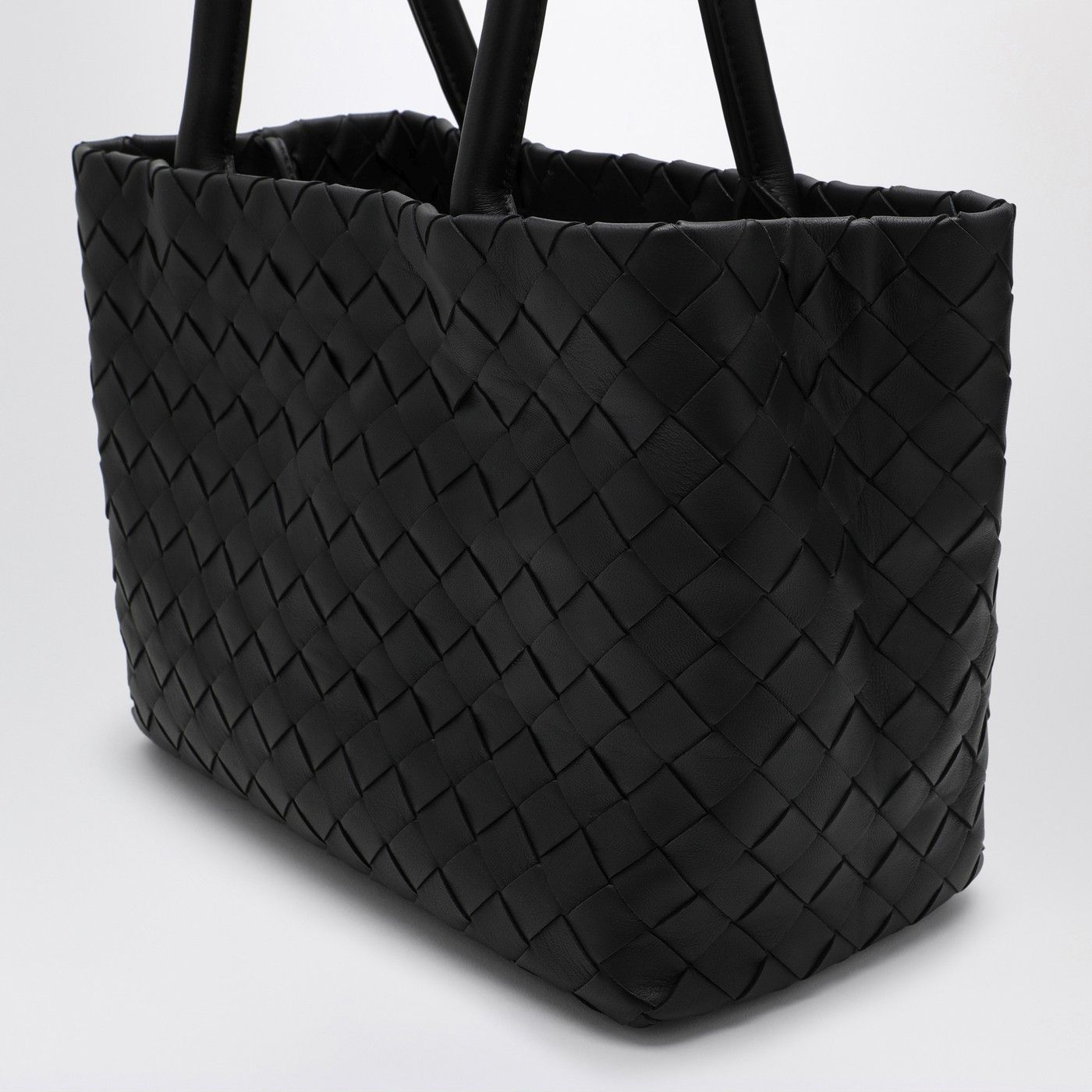Bottega Veneta o1d2blof0824 Size: OS / Medium Tote Bag in Black Size ONE SIZE - 5 Thumbnail