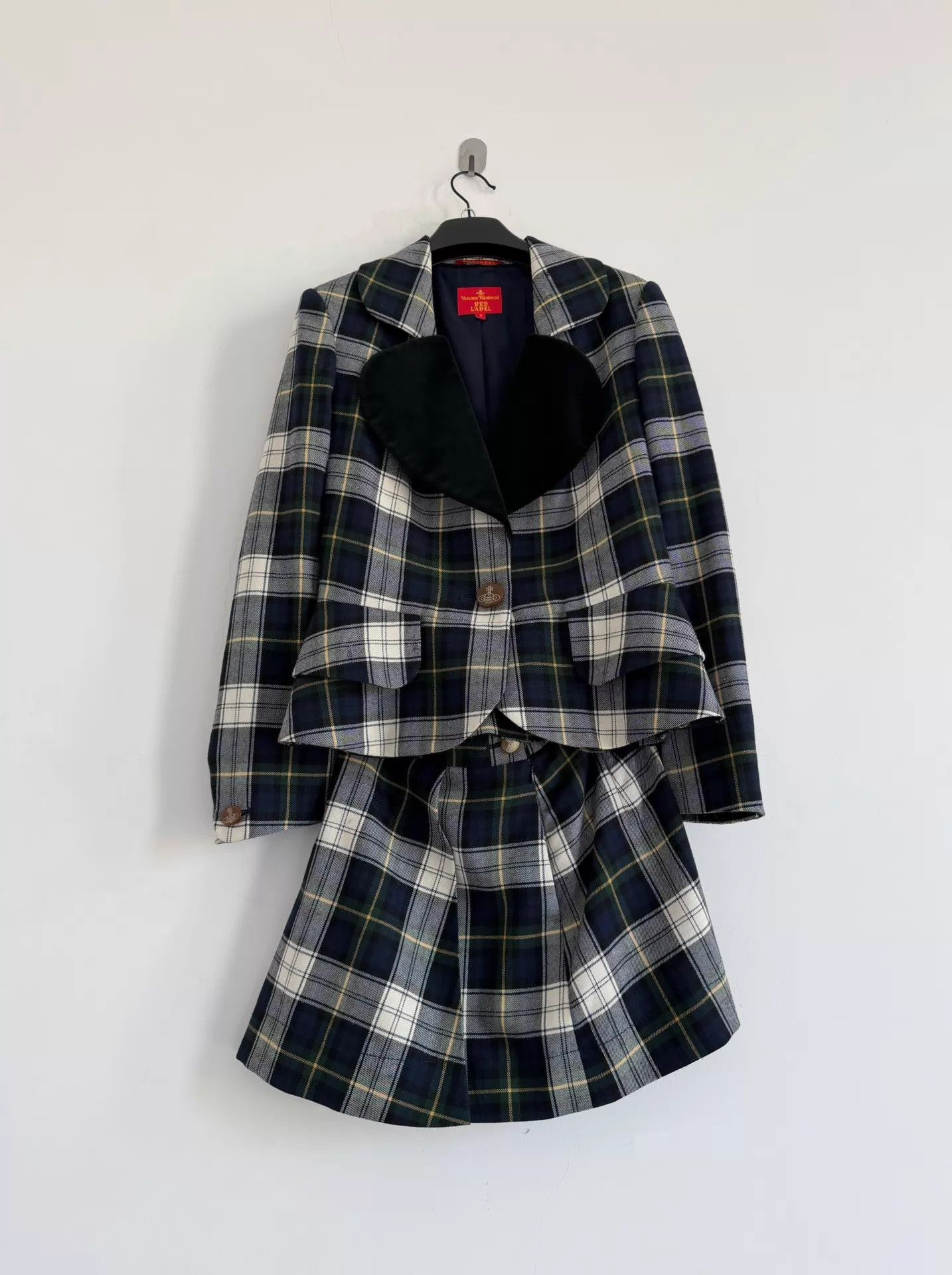 Vivienne Westwood Vivienne Westwood Vintage HeartNeck Velvet Check Suit 3 Size L / US 10 / IT 46 - 1 Thumbnail