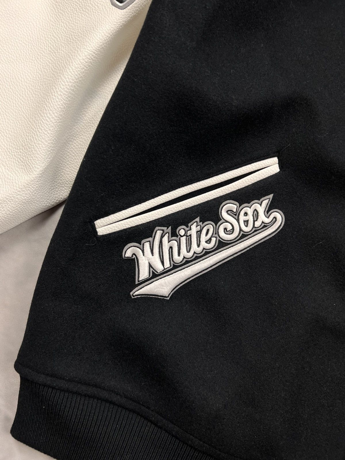 Pro Standard NWT Pro Standard Chicago White Sox Varsity Jacket Black 2XL Size US XXL / EU 58 / 5 - 6 Thumbnail