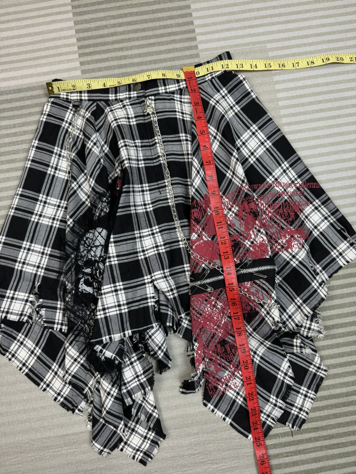 If Six Was Nine Mad Punk Girl Skirt Skull Plaid Size 25" / US 0 / IT 36 - 11 Thumbnail