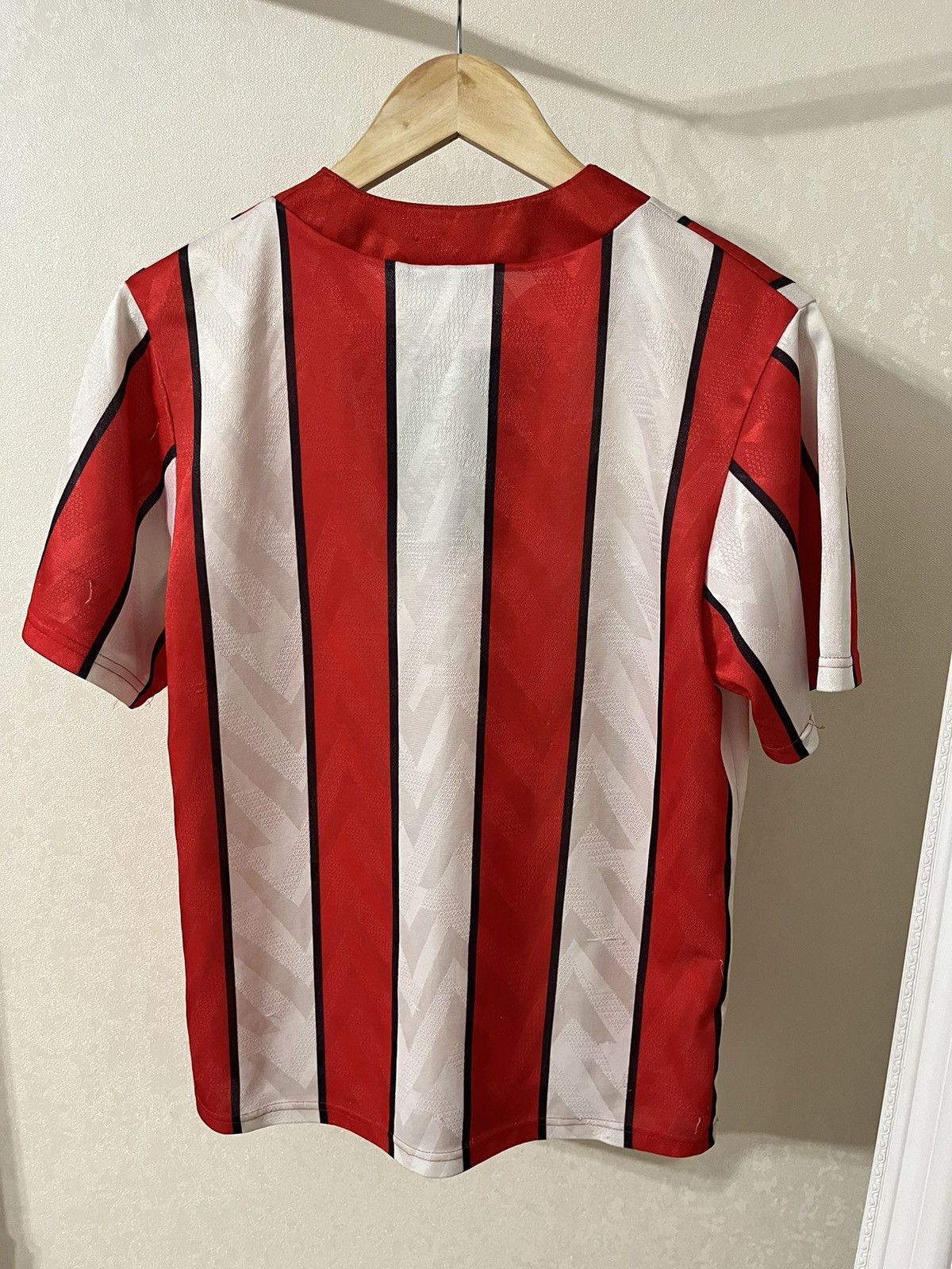 Other Umbro Sheffield United 92/94 Home Jersey Size US S / EU 44-46 / 1 - 2 Thumbnail