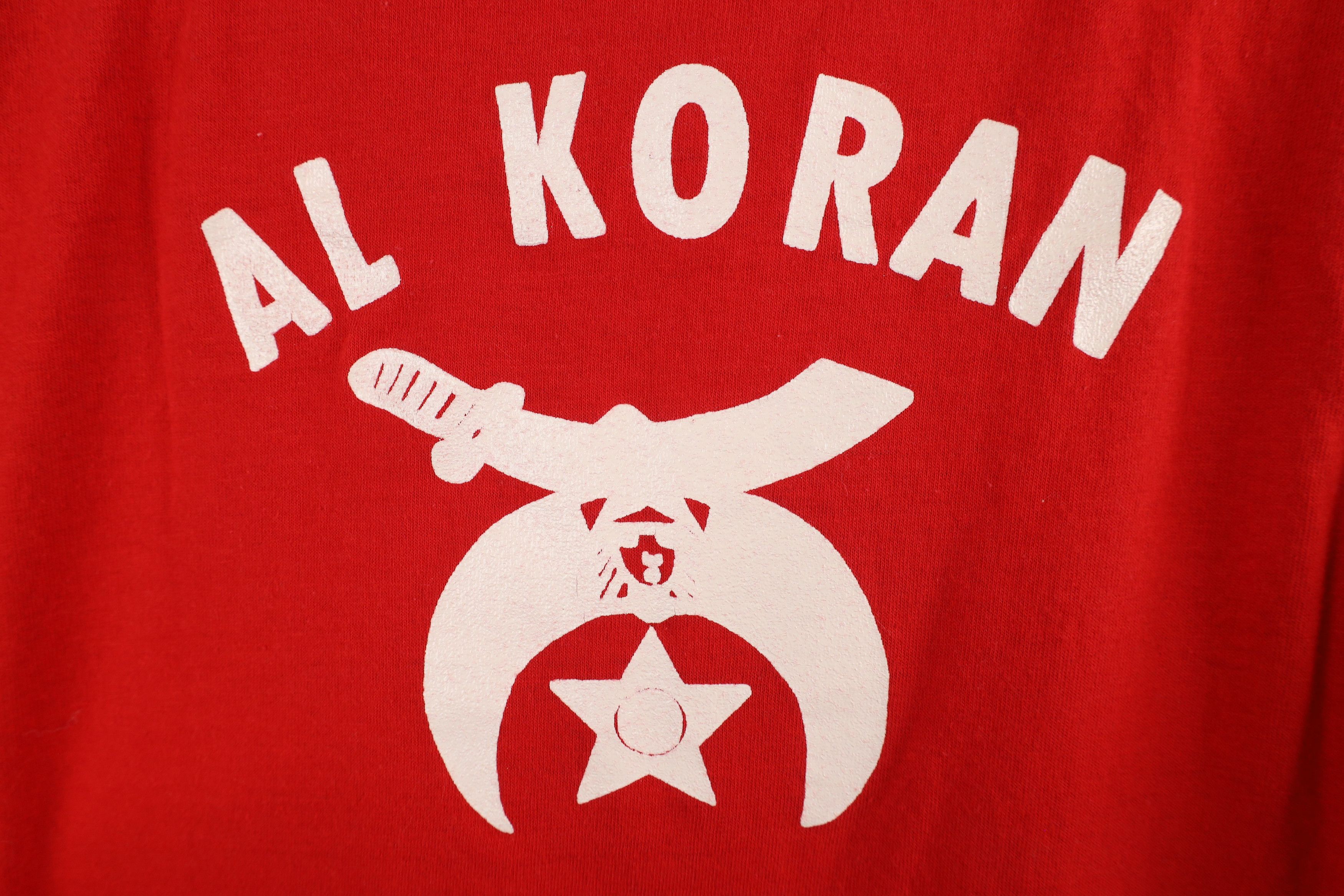 Vintage Vintage 70s County Fire Brigade Al Koran T-Shirt Red USA Size US L / EU 52-54 / 3 - 7 Thumbnail