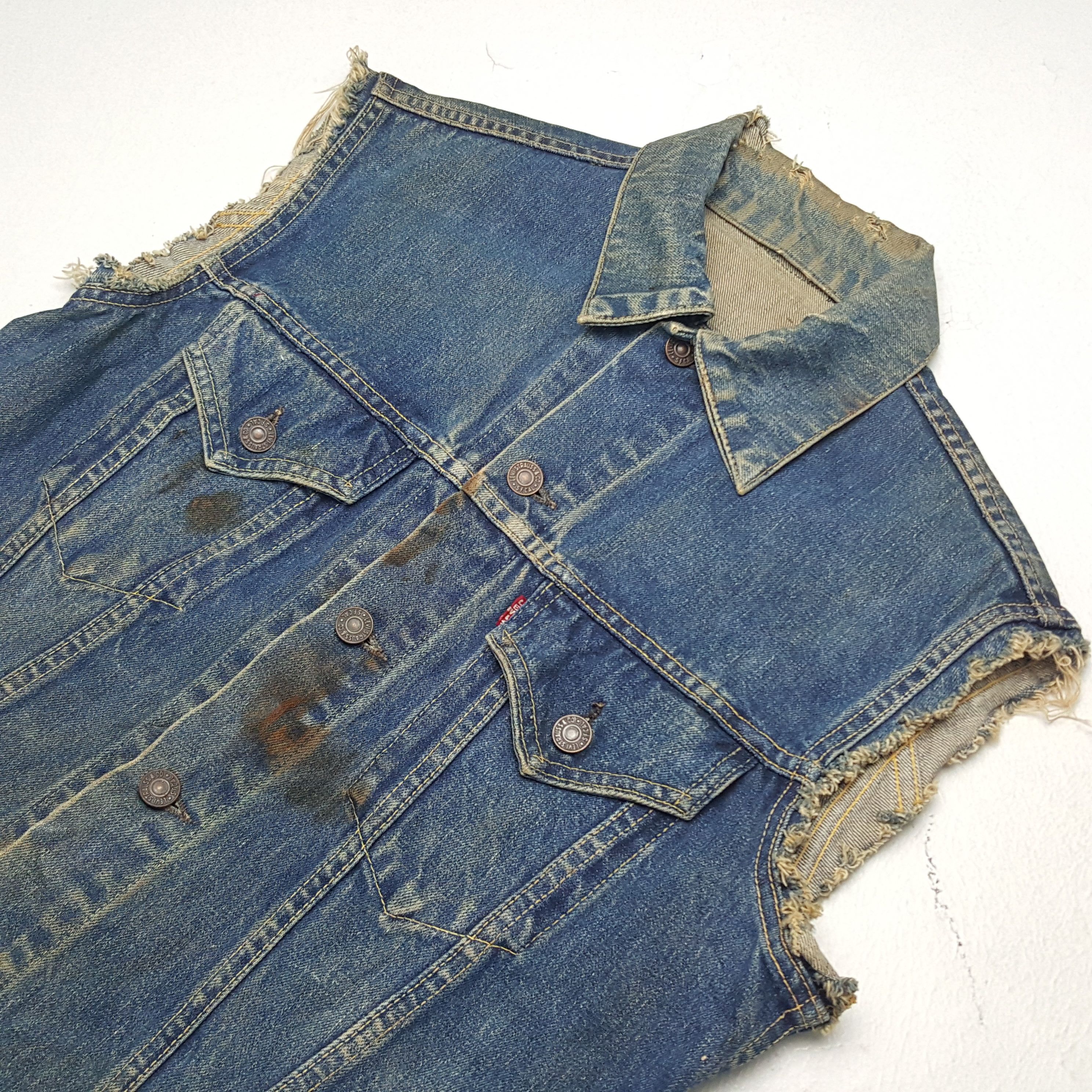 Levi's × Vintage Vintage Levi's 501 Big E Distressed Sleeveless Denim Jacket Size US S / EU 44-46 / 1 - 6 Thumbnail