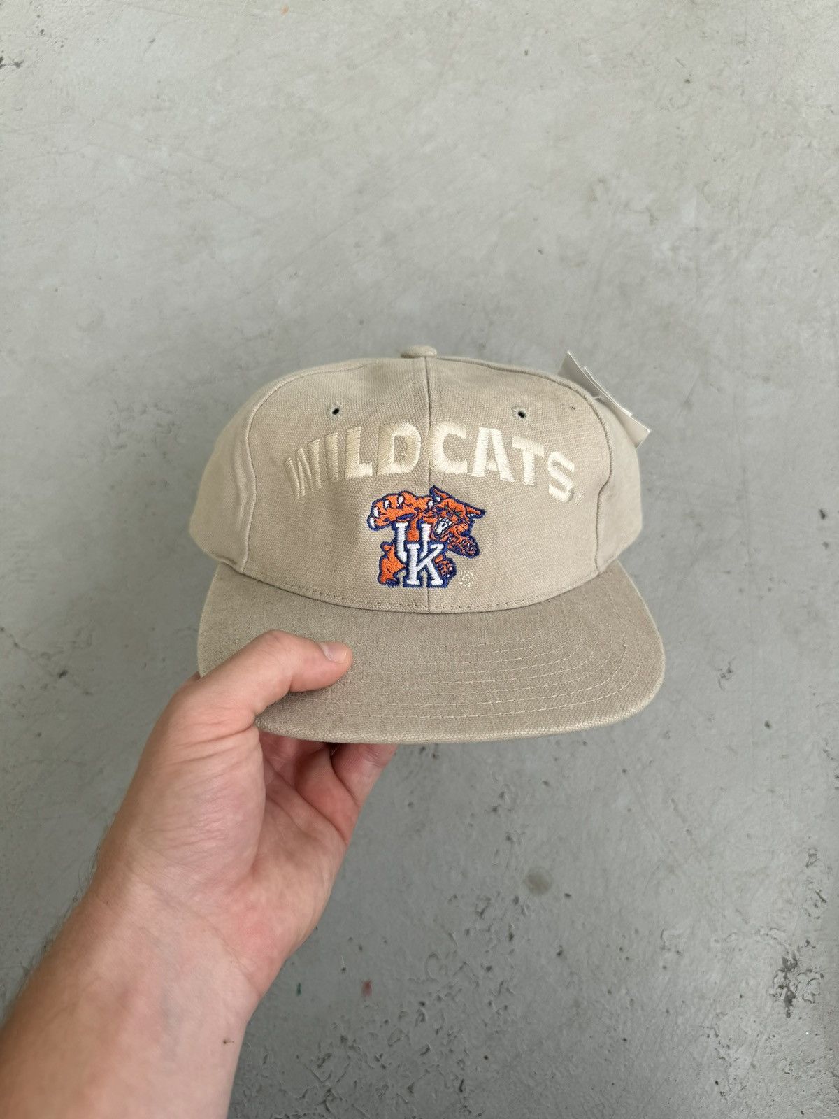 Starter Vintage Kentucky Wildcats Spelled Out Brand New Hat Size ONE SIZE - 1 Thumbnail