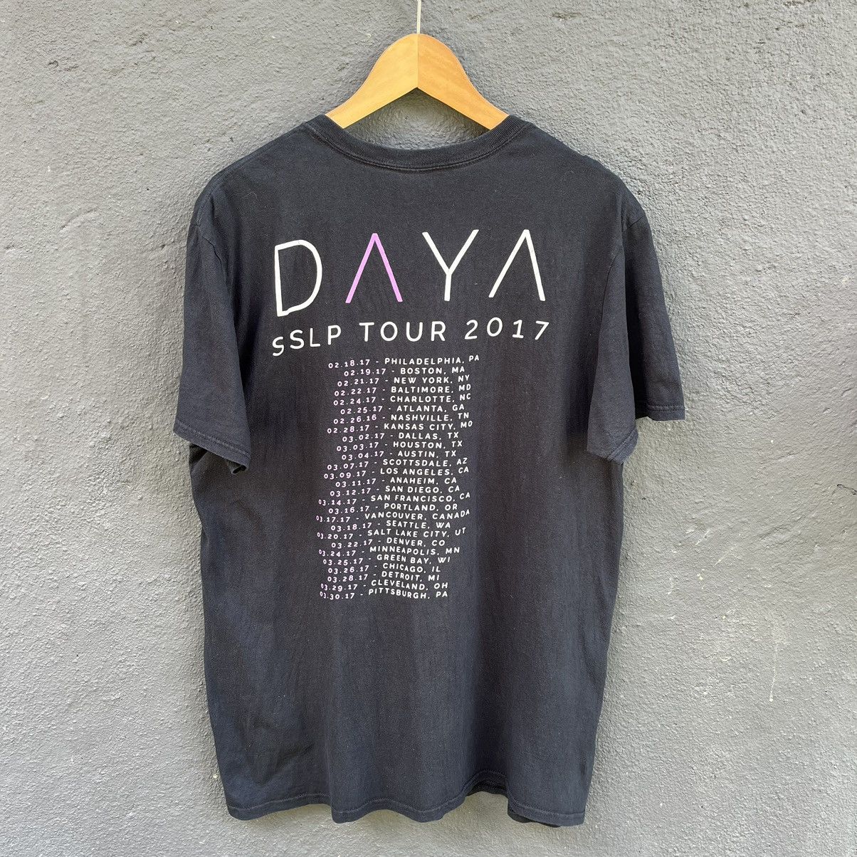 Band Tees Thrashed faded DAYA tour band tee Size US L / EU 52-54 / 3 - 6 Thumbnail