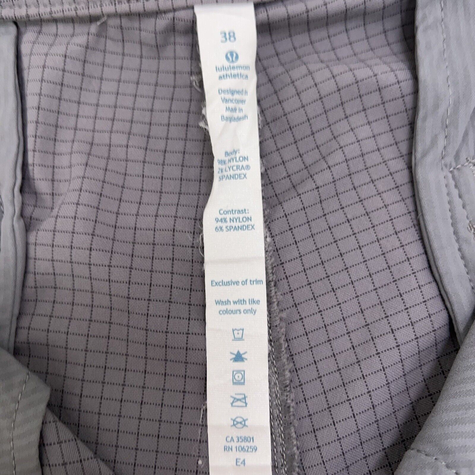 Lululemon Lululemon Shorts Men 38 Grey Grid Print 10" inseam Size US 38 / EU 54 - 8 Thumbnail