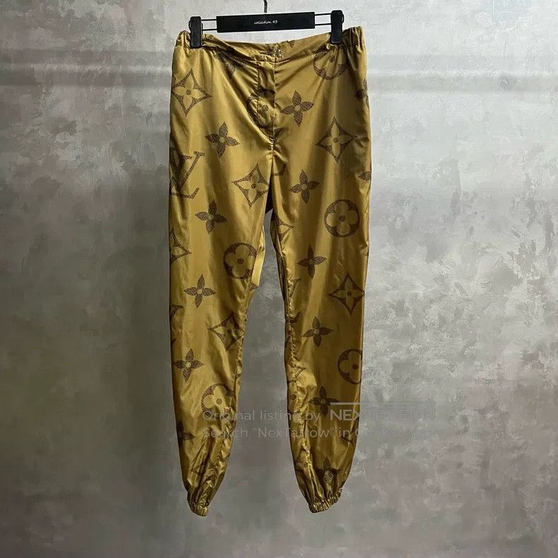 Louis Vuitton Louis Vuitton Brown full-print leggings slacks pants Size US 40 / EU 56 - 1 Thumbnail