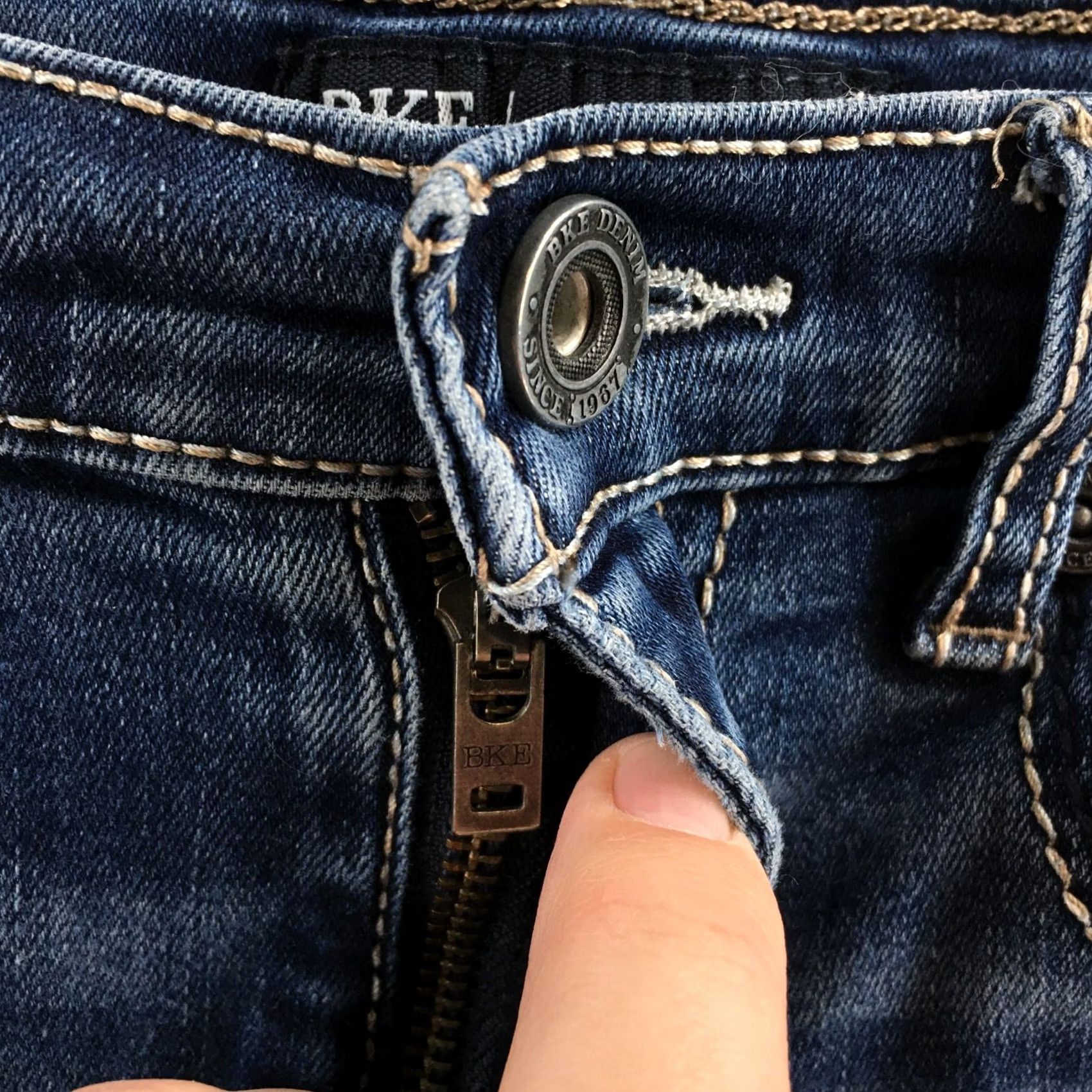 BKE BKE Conner Bootcut Jeans Womens 16 Tall Blue Denim Distressed Zip (Actual 28x31) - 5-Pocket Comfortable Buckle Buckle BKE Buckle? Size 38" / US 16 / IT 52 - 4 Thumbnail