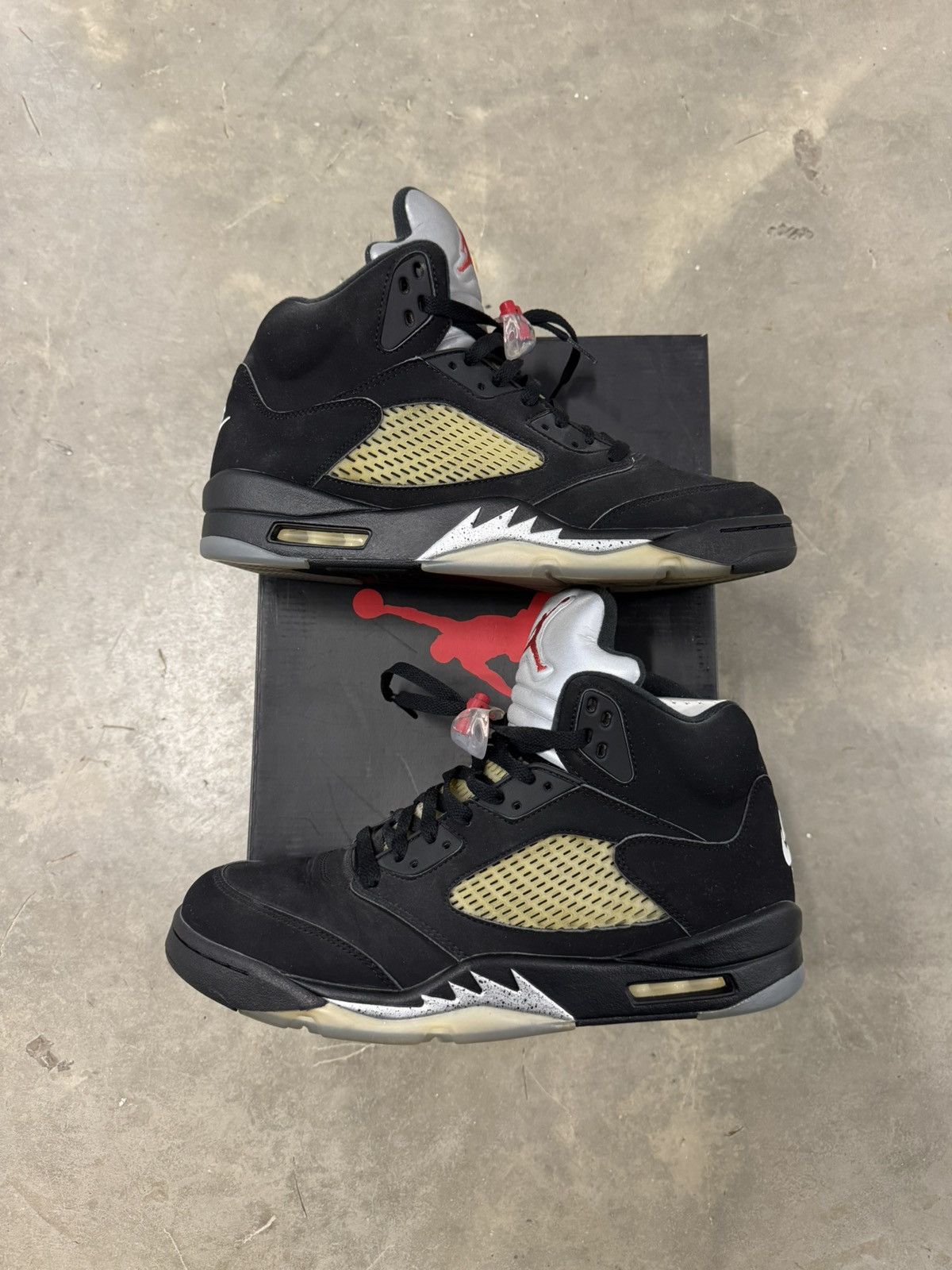 Jordan Brand Jordan 5 Retro OG Metallic Silver Size 12 Size US 12 / EU 45 - 2 Thumbnail