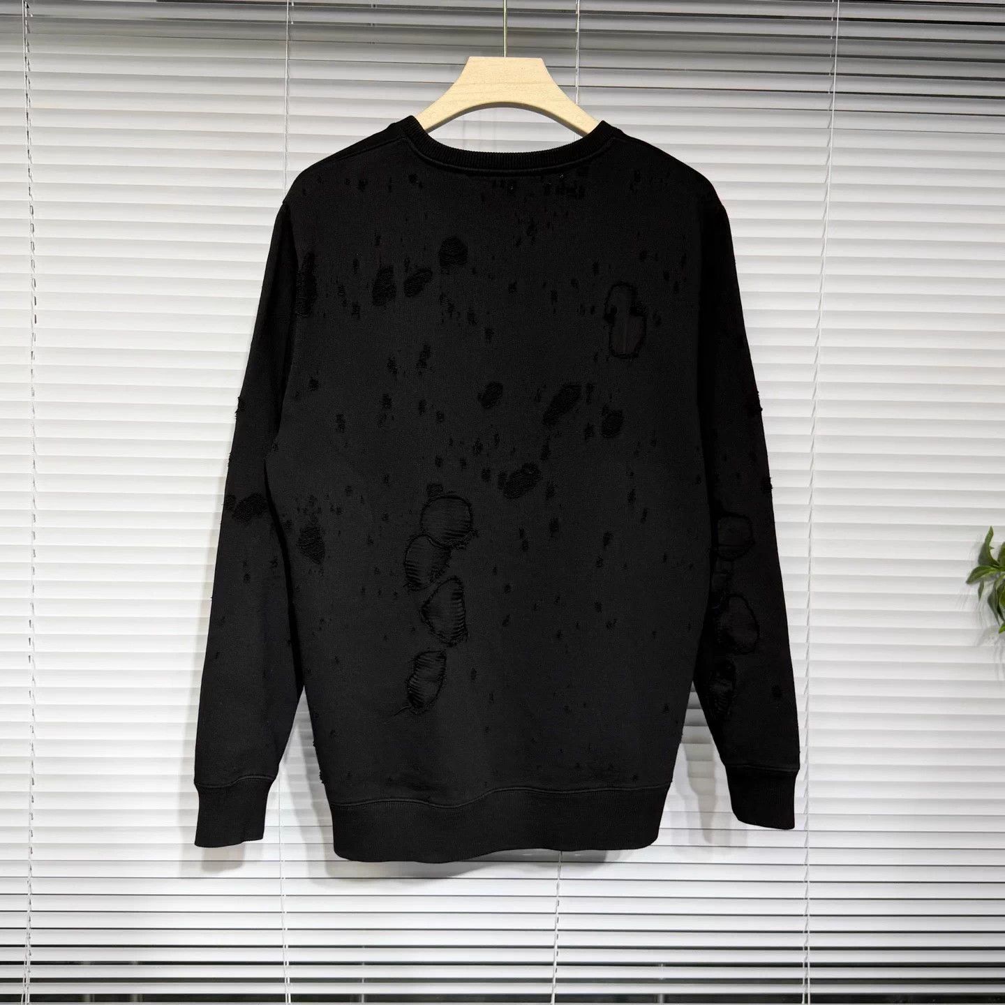 Givenchy Givenchy Paris Logo Distressed Mesh Sweatshirt Black XS Size US XS / EU 42 / 0 - 2 Thumbnail