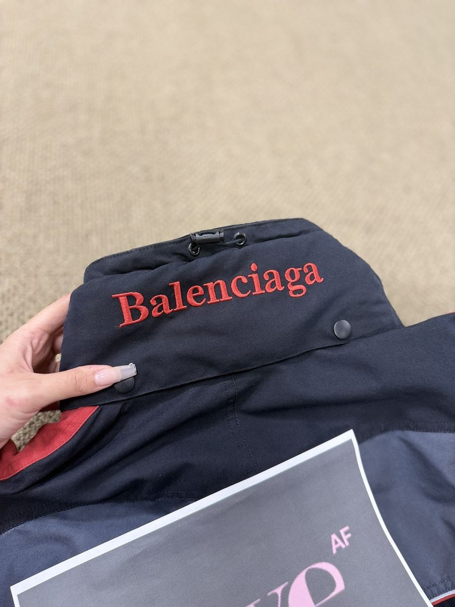 Balenciaga Balenciaga FW17 C-shape Parka by Demna EU44 Size US S / EU 44-46 / 1 - 9 Thumbnail