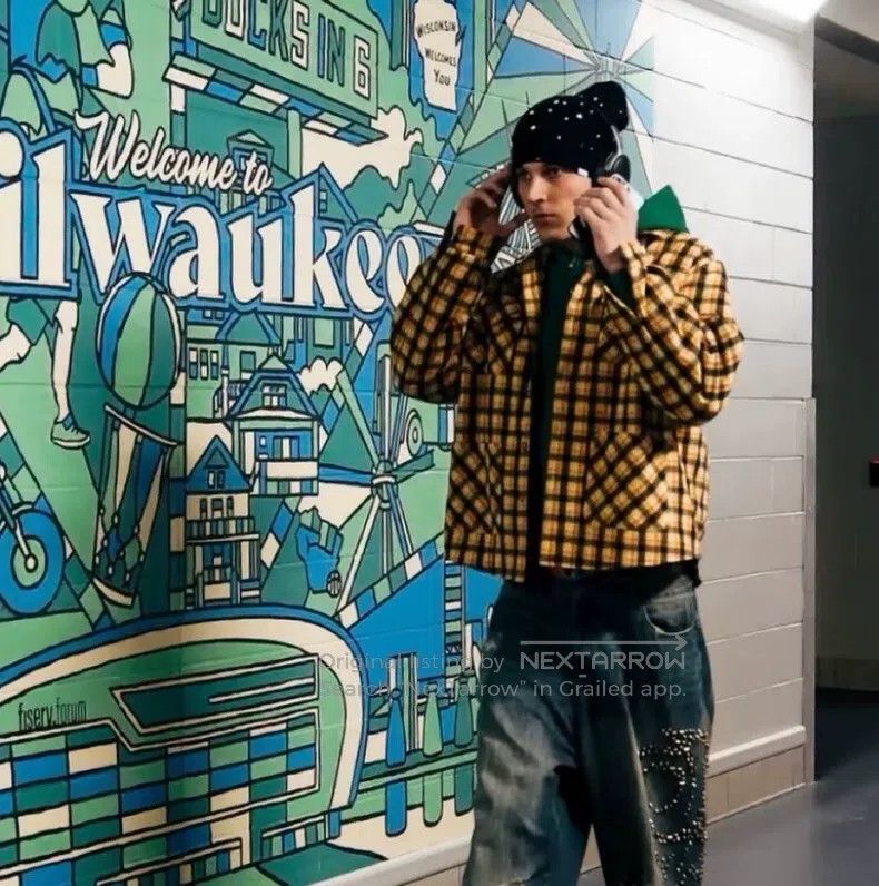 Gucci Gucci Yellow Donald Duck embroidered plaid wool lapel sing Size US M / EU 48-50 / 2 - 9 Thumbnail