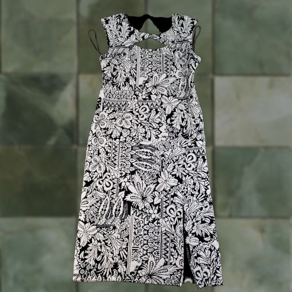 sachin and babi light blue dress By Anthropologie Sleeveless Open-back Snap Slim Midi Dress In Black