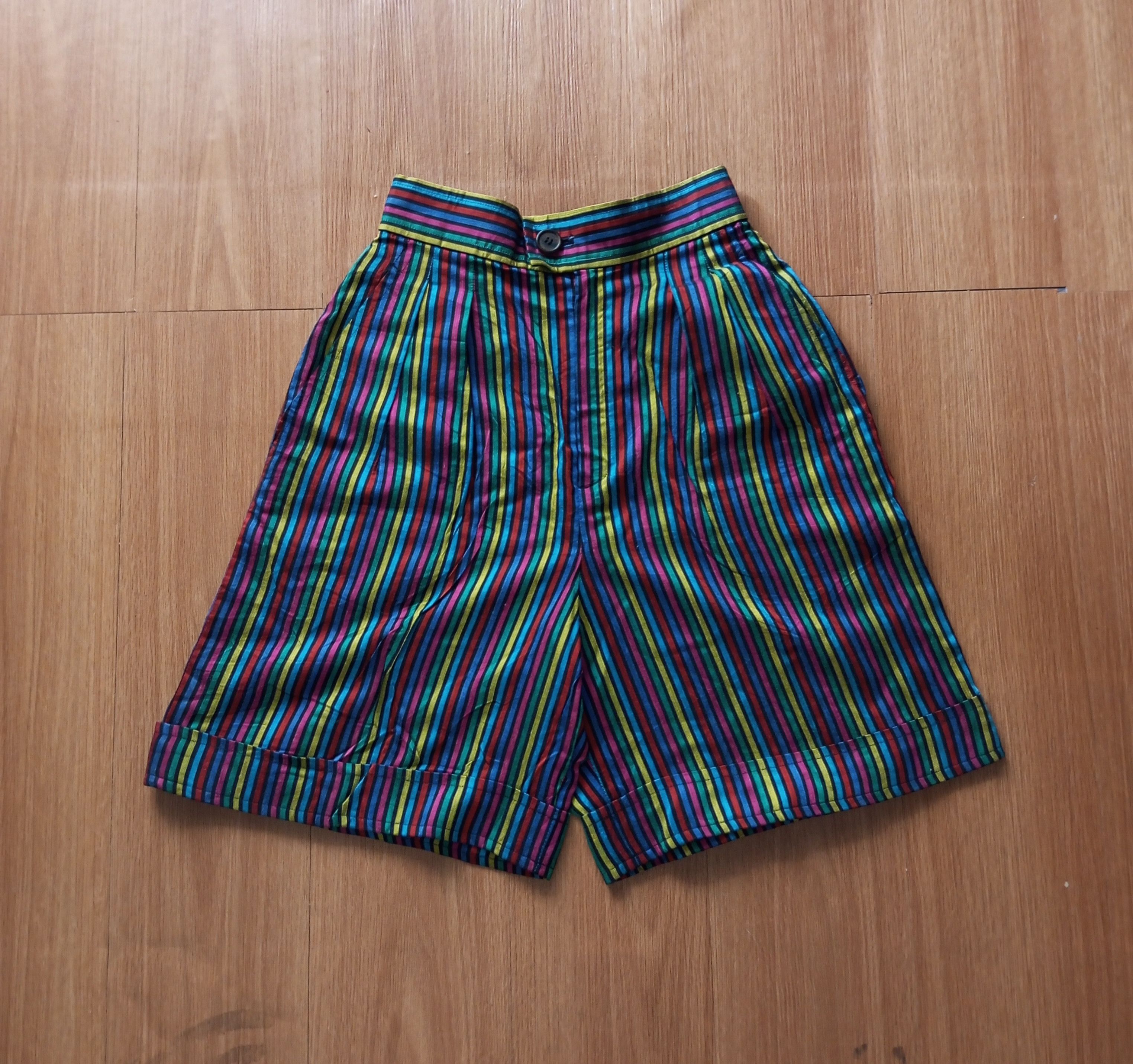 Vintage × Yves Saint Laurent Vintage Yves Saint Laurent shortpants Size 28" / US 6 / IT 42 - 1 Thumbnail