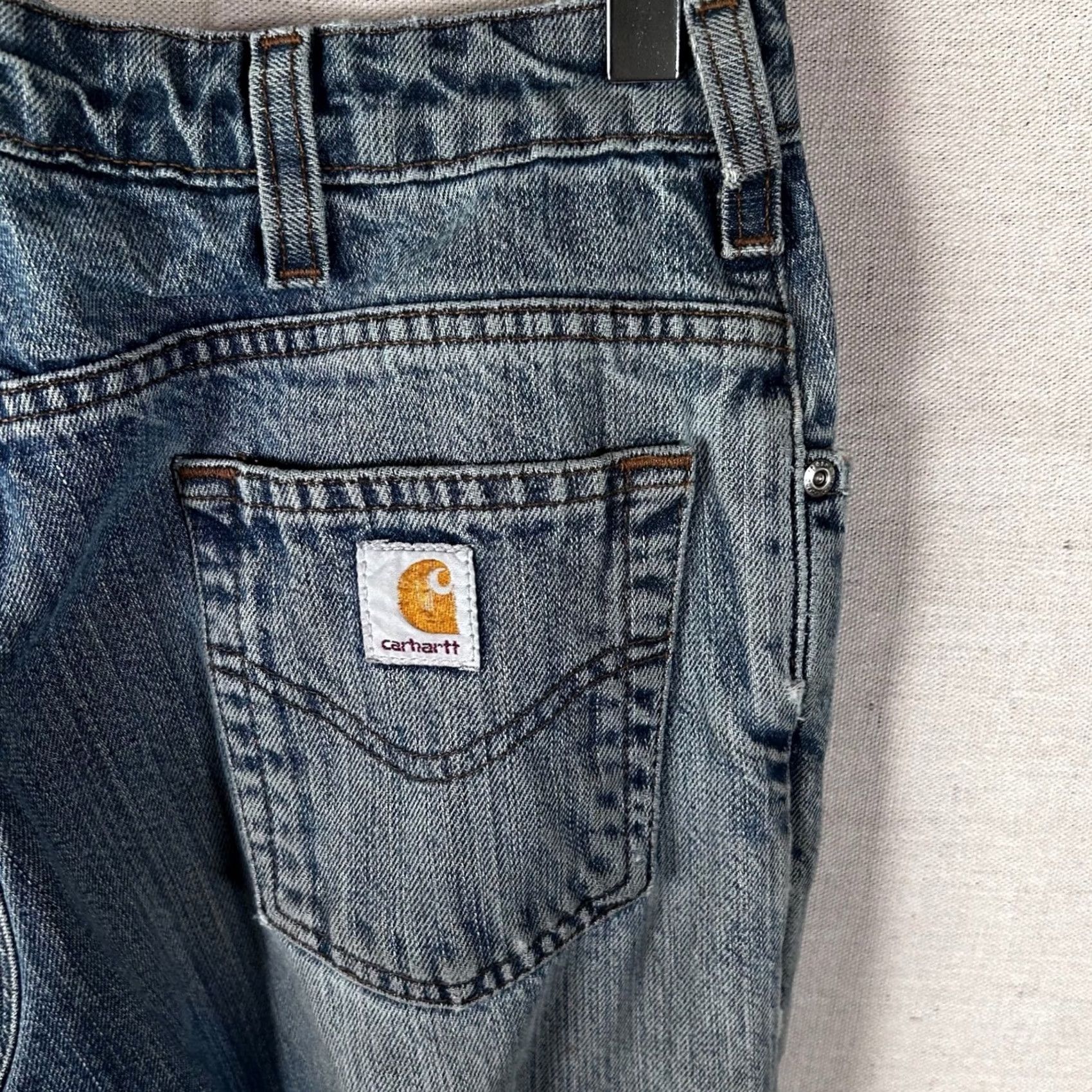 Carhartt VINTAGE Carhartt Jeans Medium Wash Denim Distressed Straight Leg 30x31 Size US 29 - 4 Thumbnail