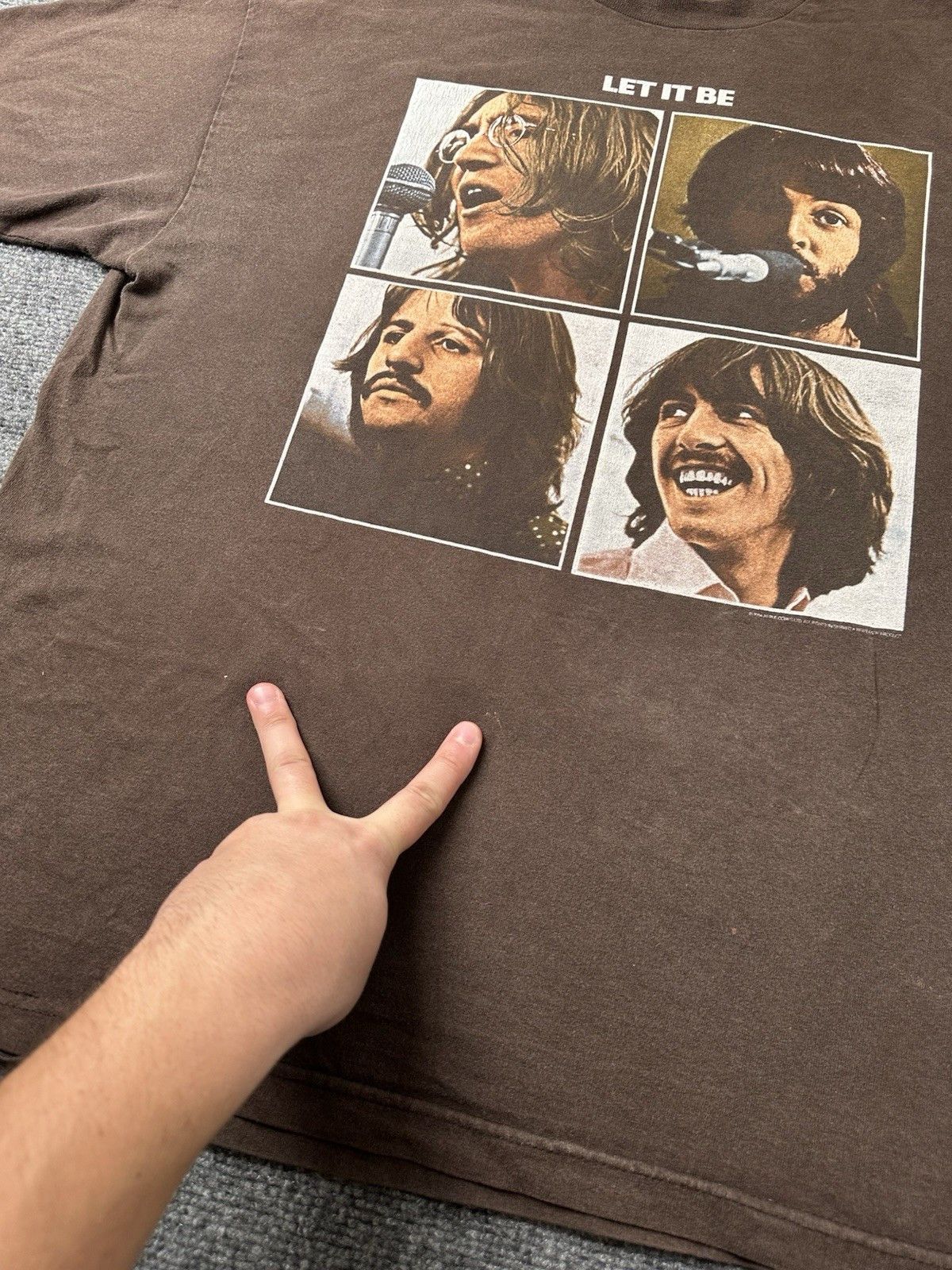 Other Mens T-Shirt Beatles Let It Be Photo Graphic 2004, Size XL Size US XL / EU 56 / 4 - 7 Thumbnail