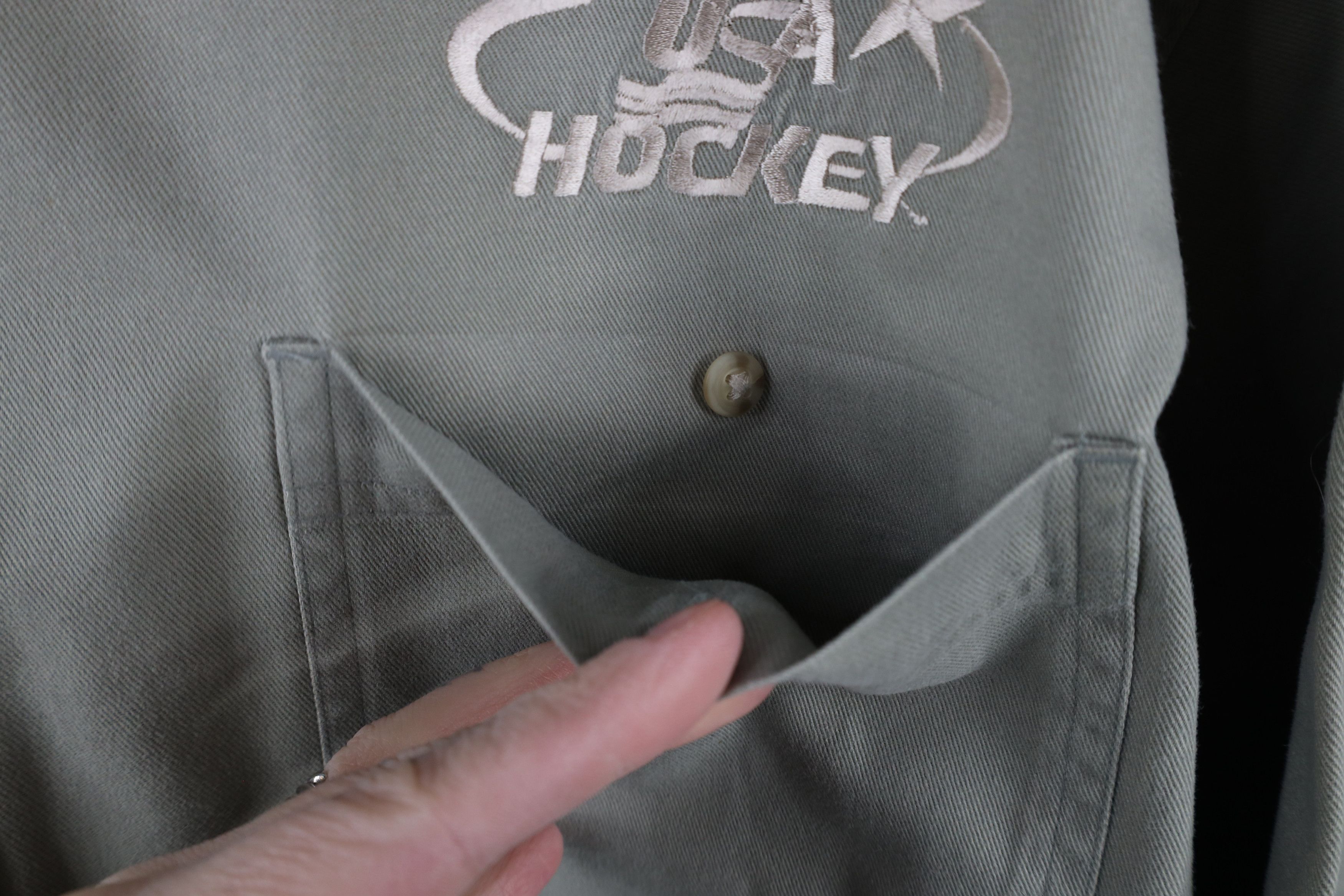 Vintage Vintage 90s Spell Out USA Hockey Collared Button Down Shirt Size US L / EU 52-54 / 3 - 5 Thumbnail