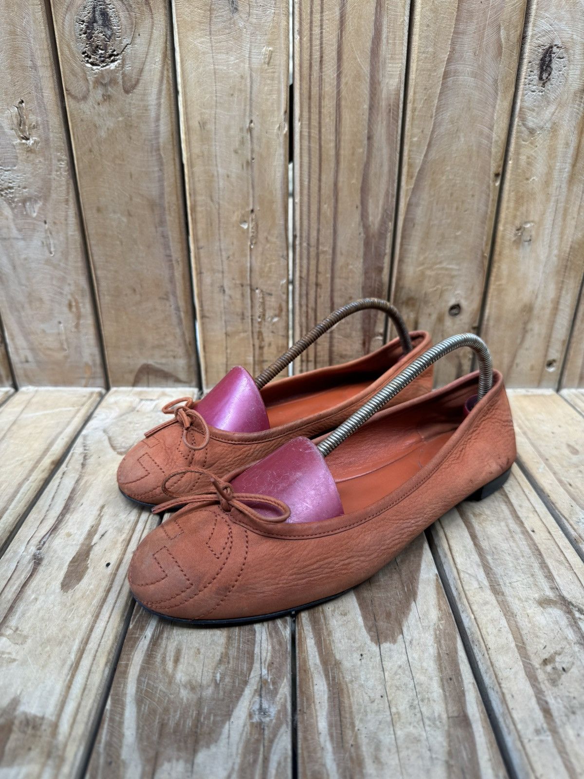 Gucci Gucci Orange women’s leather ballet flats EUR 37 US 7 Size US 7 / IT 37 - 8 Thumbnail