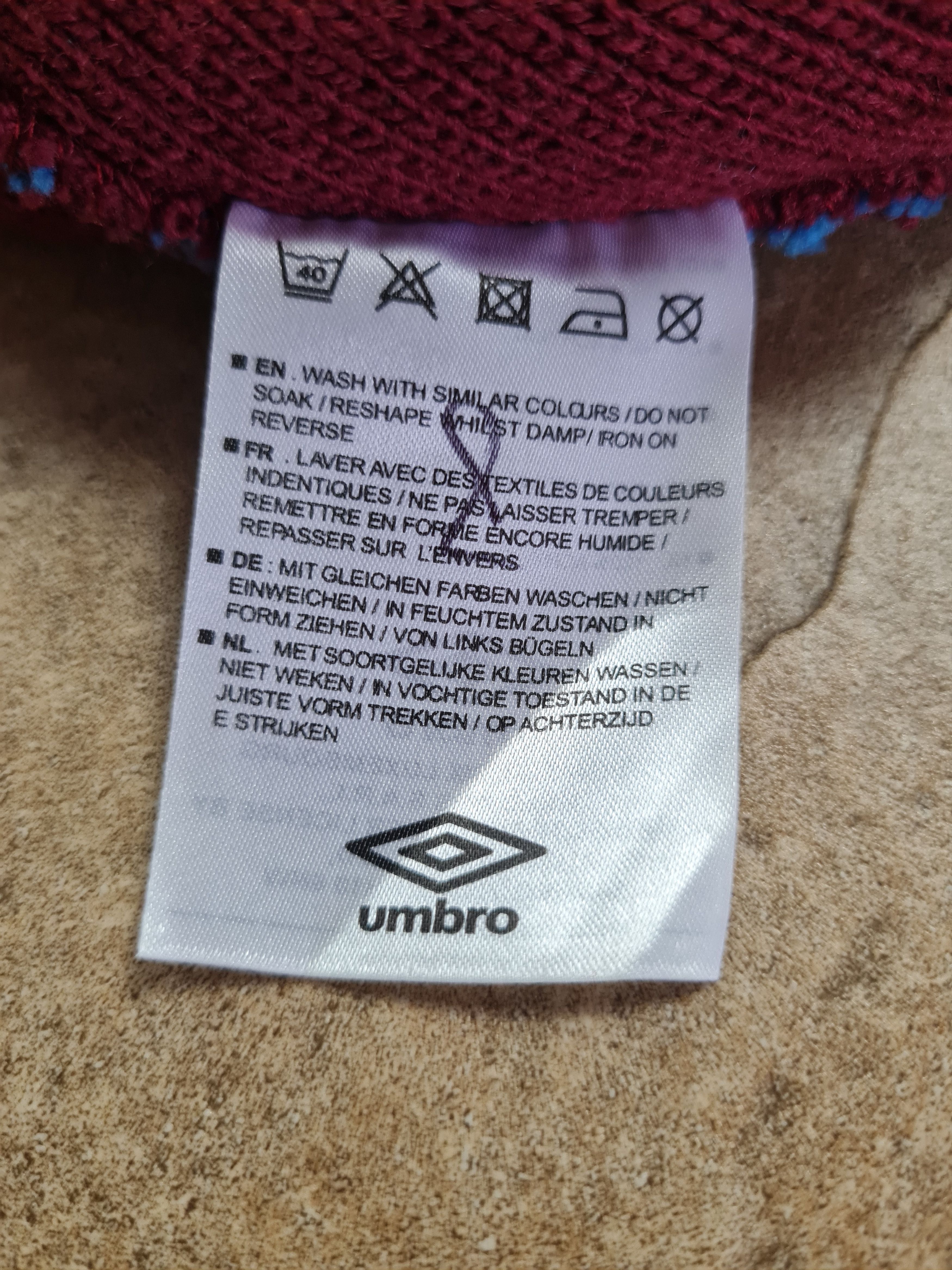 Umbro Knitted hat caps UMBRO WEST HAM UNITED FC Reversable Beanie Size ONE SIZE - 7 Thumbnail